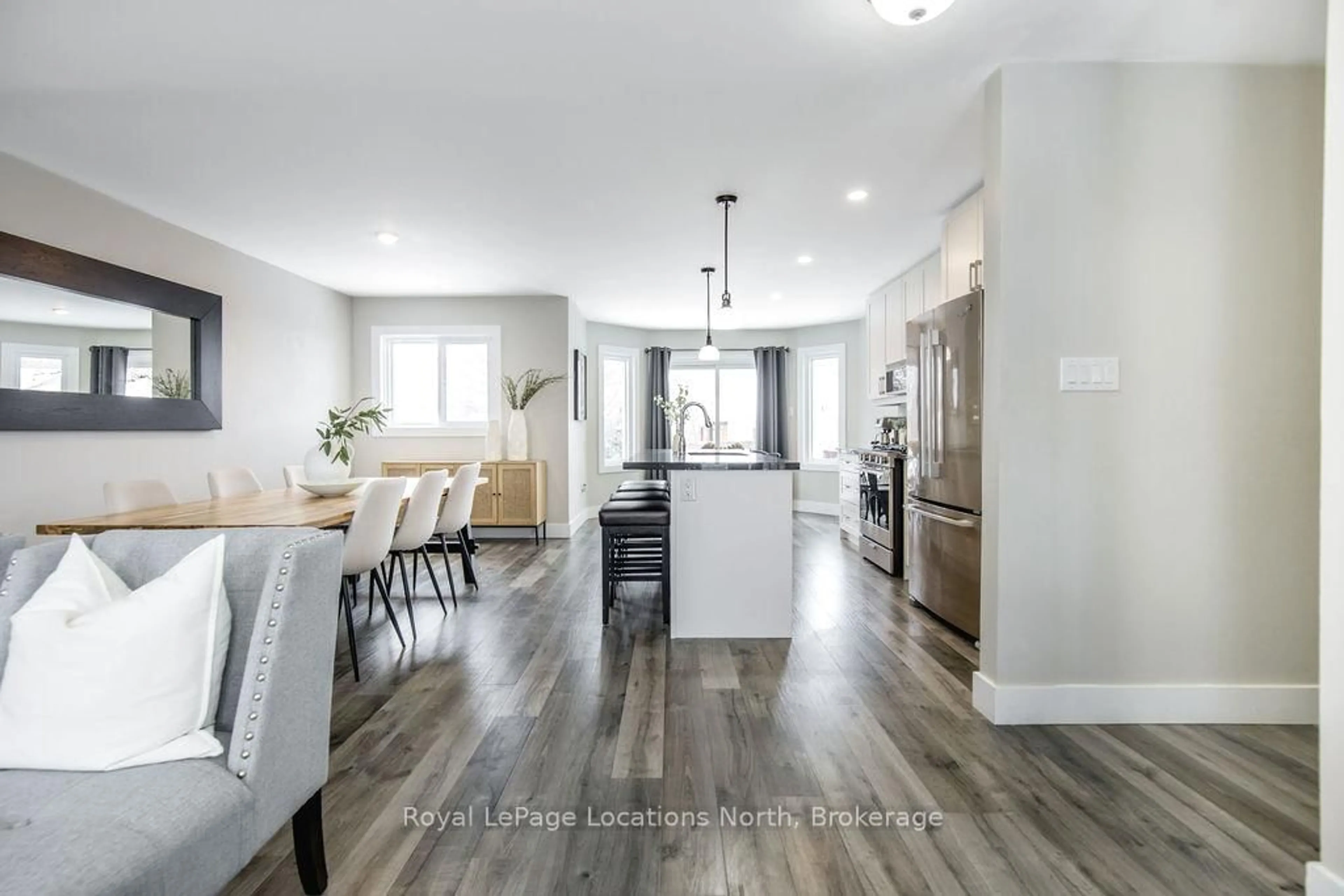 Open concept kitchen, unknown for 1 TIMBERLAND Cres, Wasaga Beach Ontario L9Z 1G7