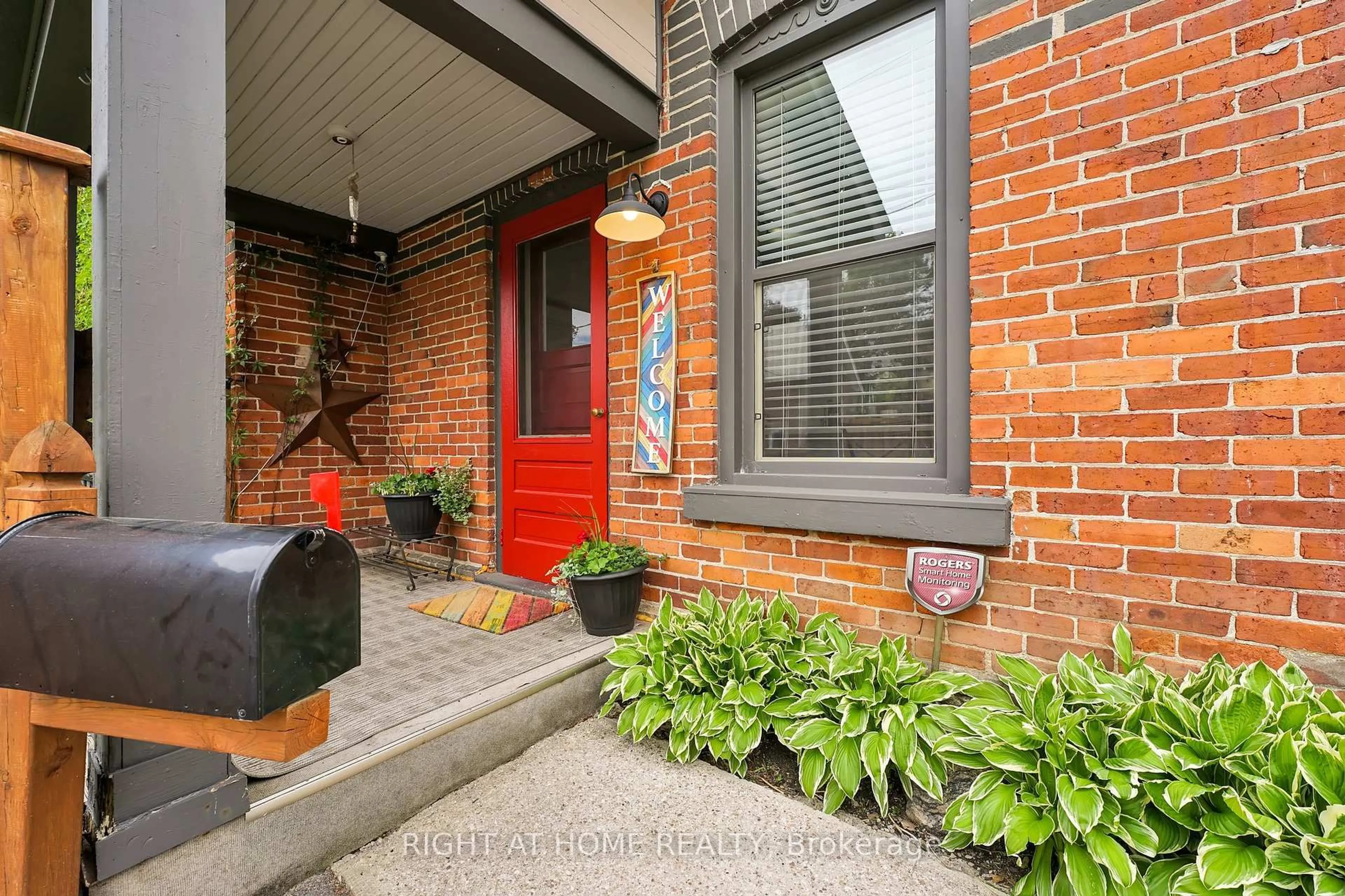 Home with brick exterior material, street for 182 Nottawasaga St, Orillia Ontario L3V 3K1