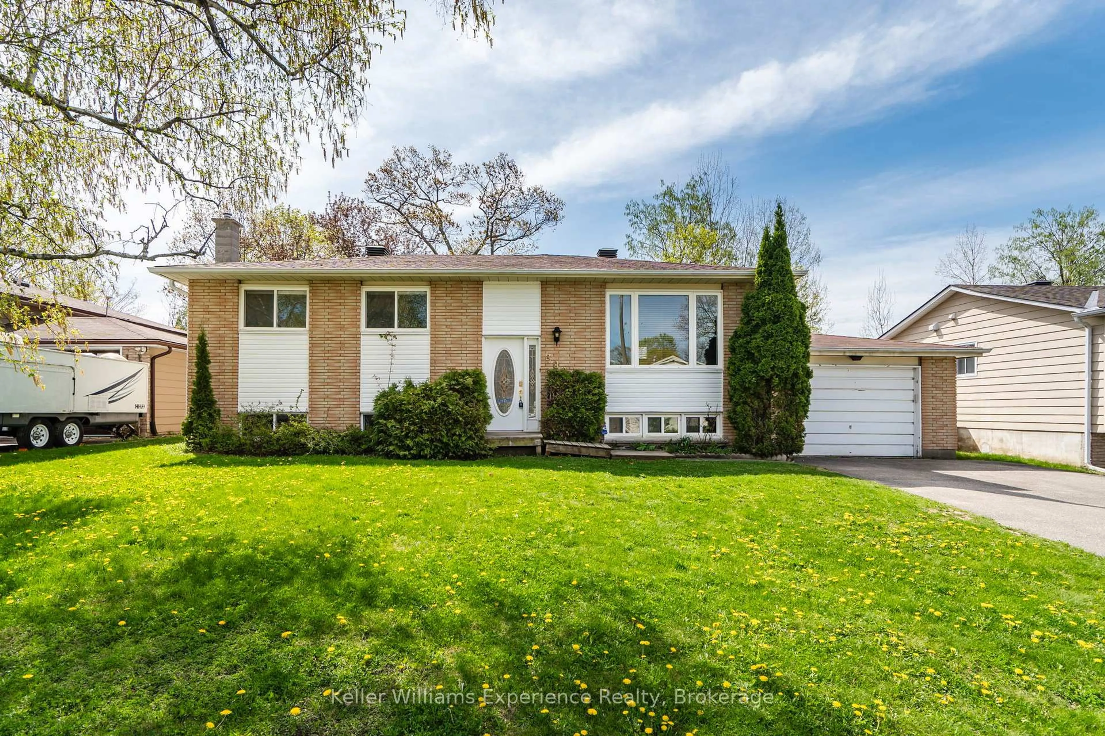Home with vinyl exterior material, street for 309 Lescaut Rd, Midland Ontario L4R 4R6