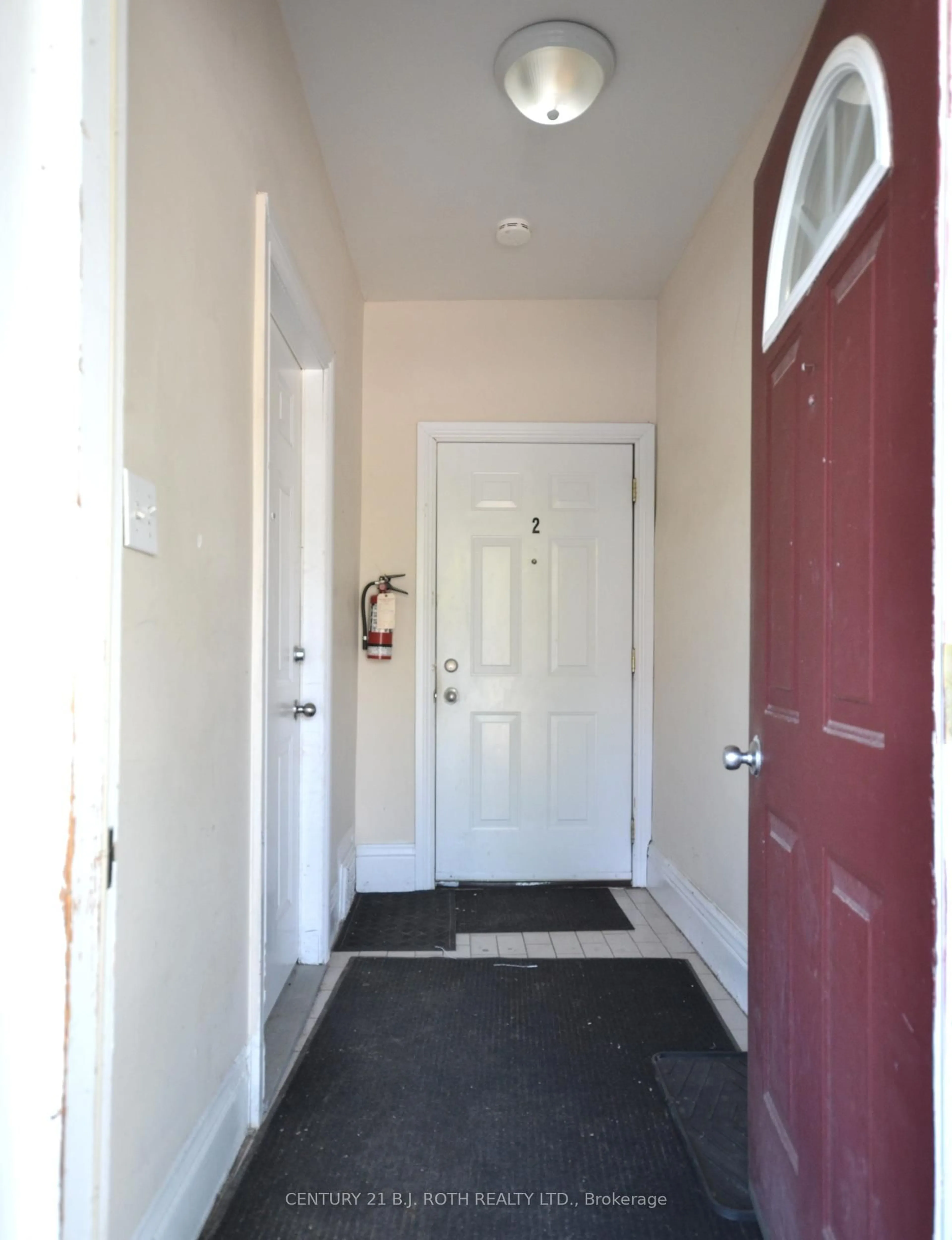 Indoor entryway for 75 High St, Barrie Ontario L4N 1W5