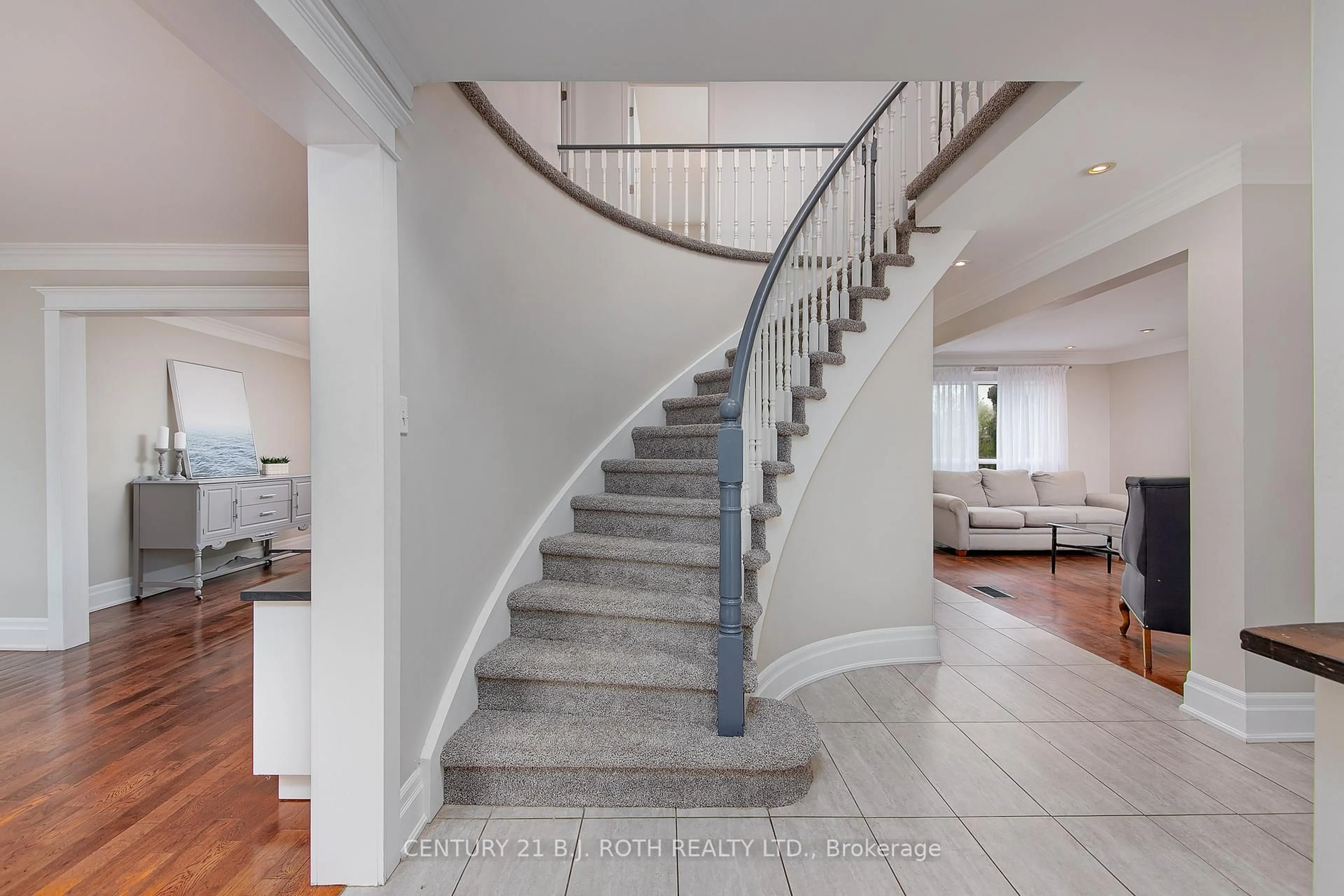 Stairs for 25 Keats Dr, Barrie Ontario L4N 6C9