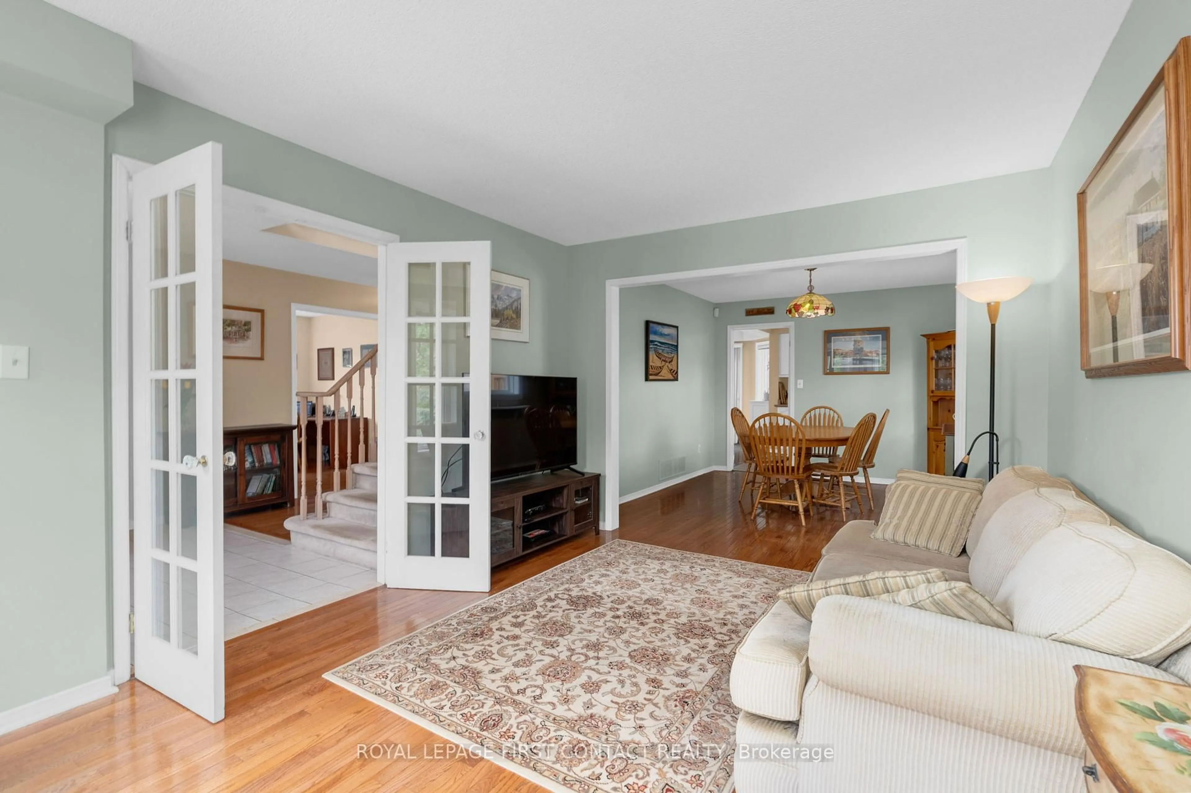 Living room with furniture, unknown for 58 Mcdougall Dr, Barrie Ontario L4N 7H6