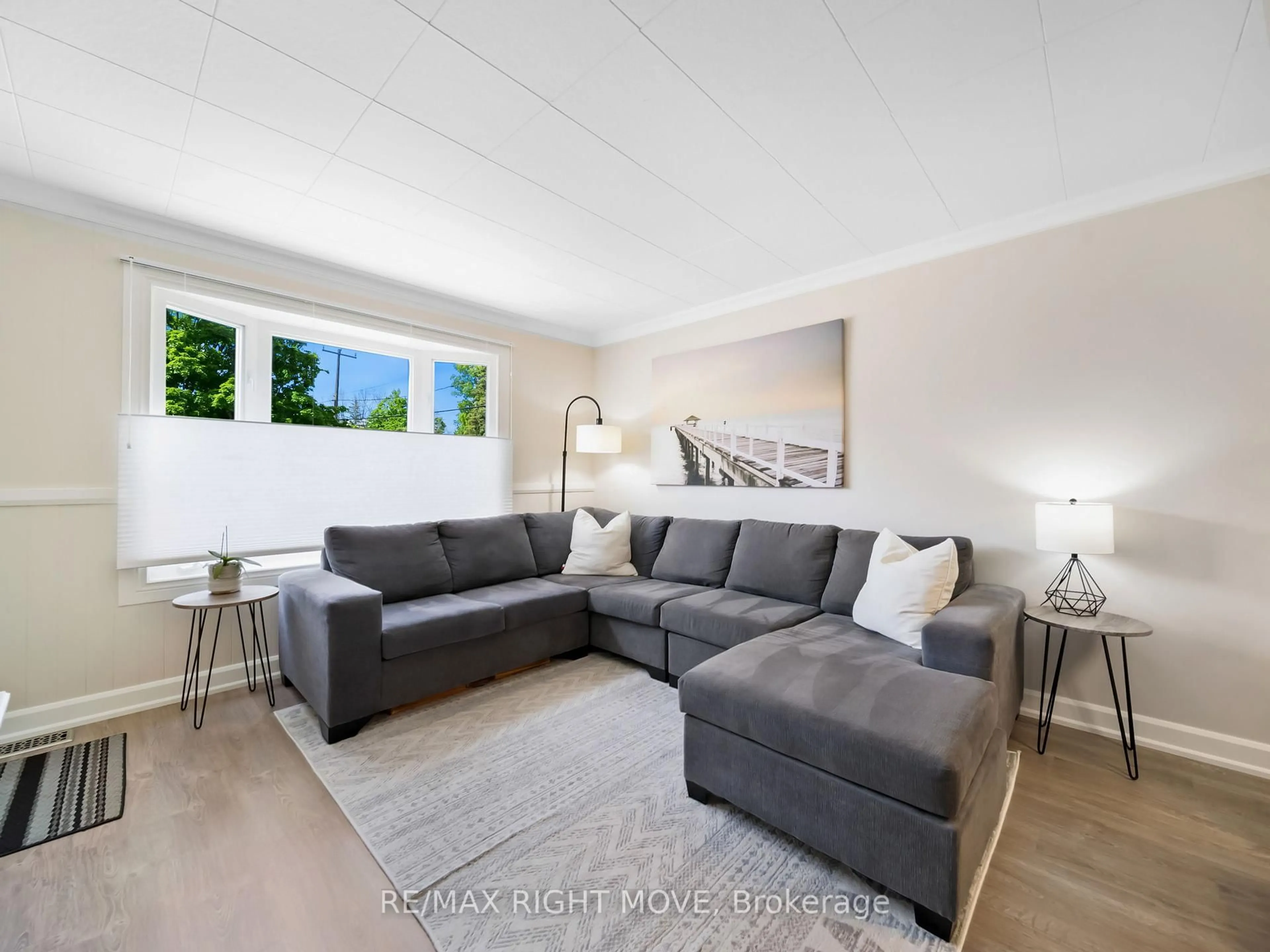 Living room with furniture, unknown for 26 Albany Ave, Orillia Ontario L3V 2T5