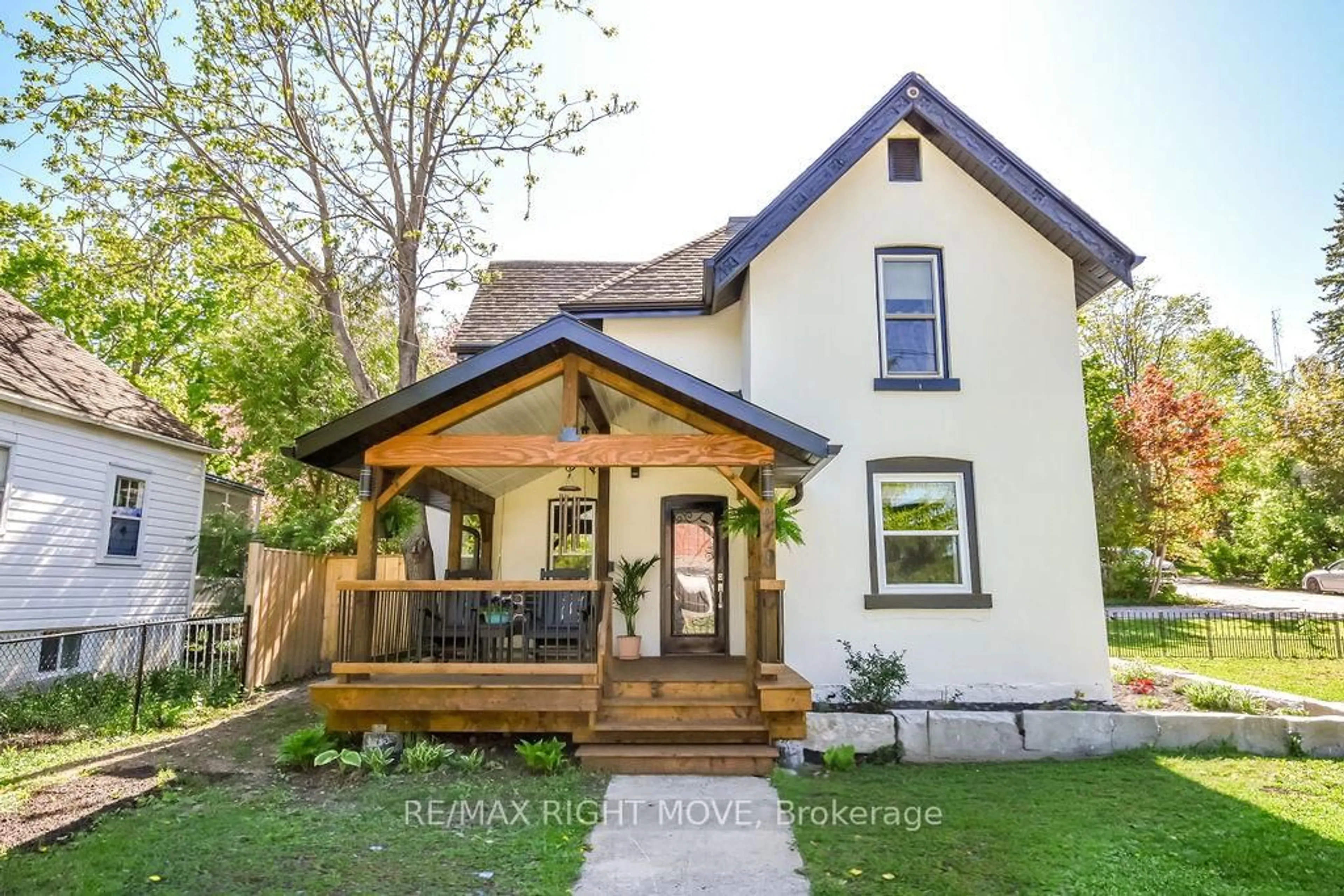 Home with brick exterior material, street for 279 Matchedash St, Orillia Ontario L3V 4V8
