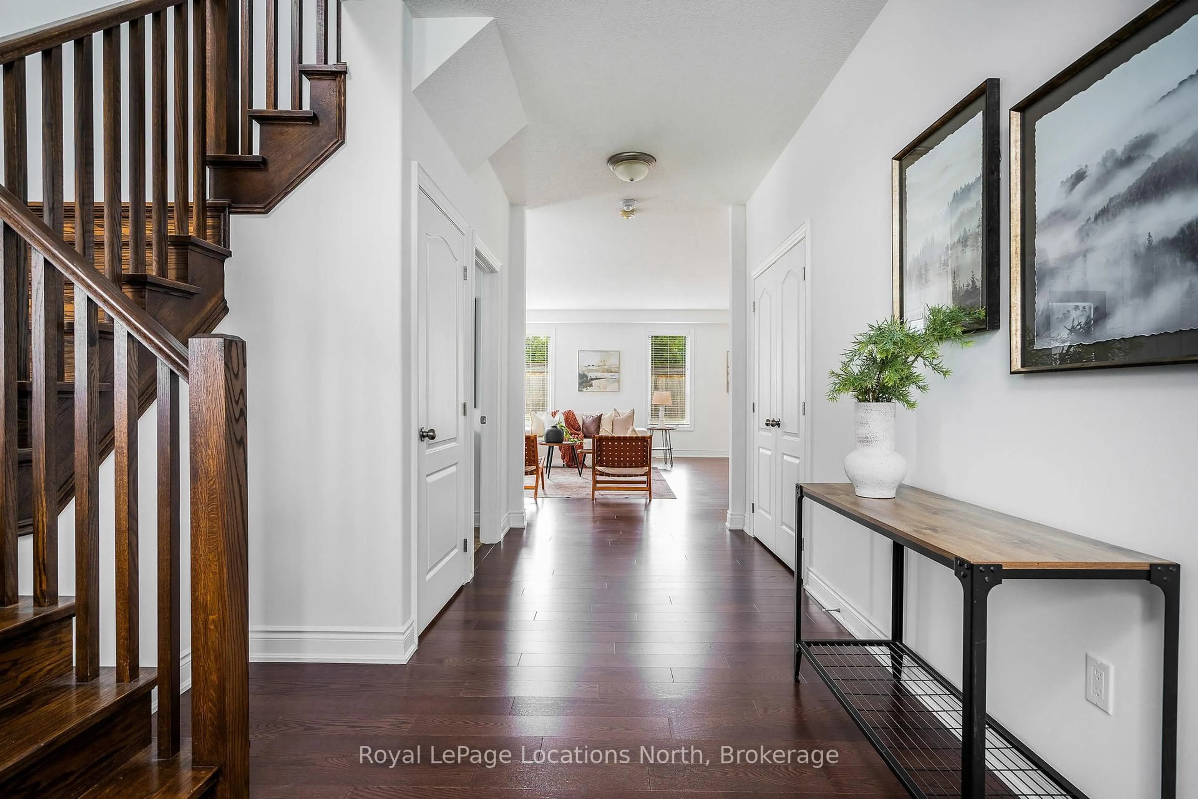 Indoor entryway for 81 Lockerbie Cres, Collingwood Ontario L9Y 0Y8