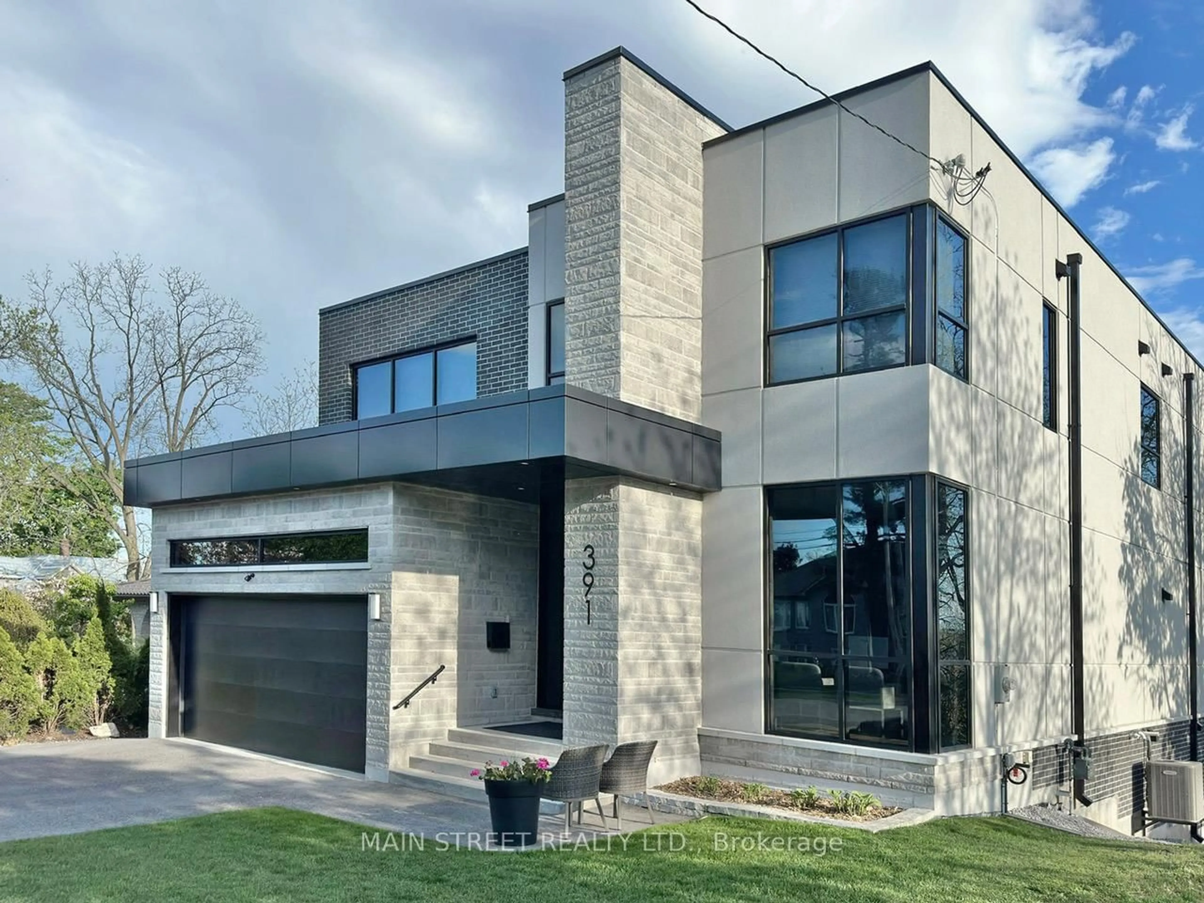 Home with brick exterior material, street for 391 Codrington St, Barrie Ontario L4M 1S9