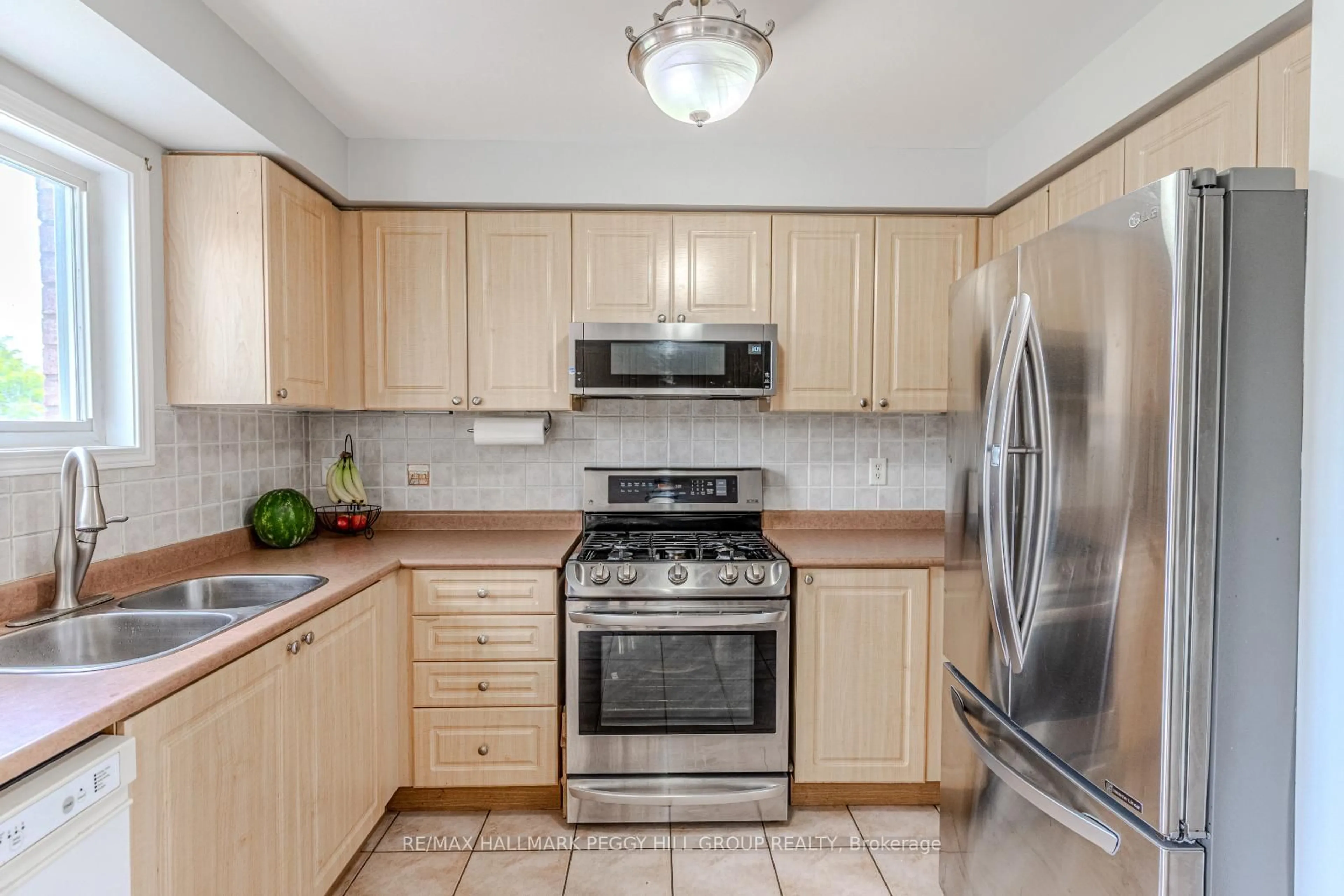 Standard kitchen, unknown for 19 Coleman Dr, Barrie Ontario L4N 0R5