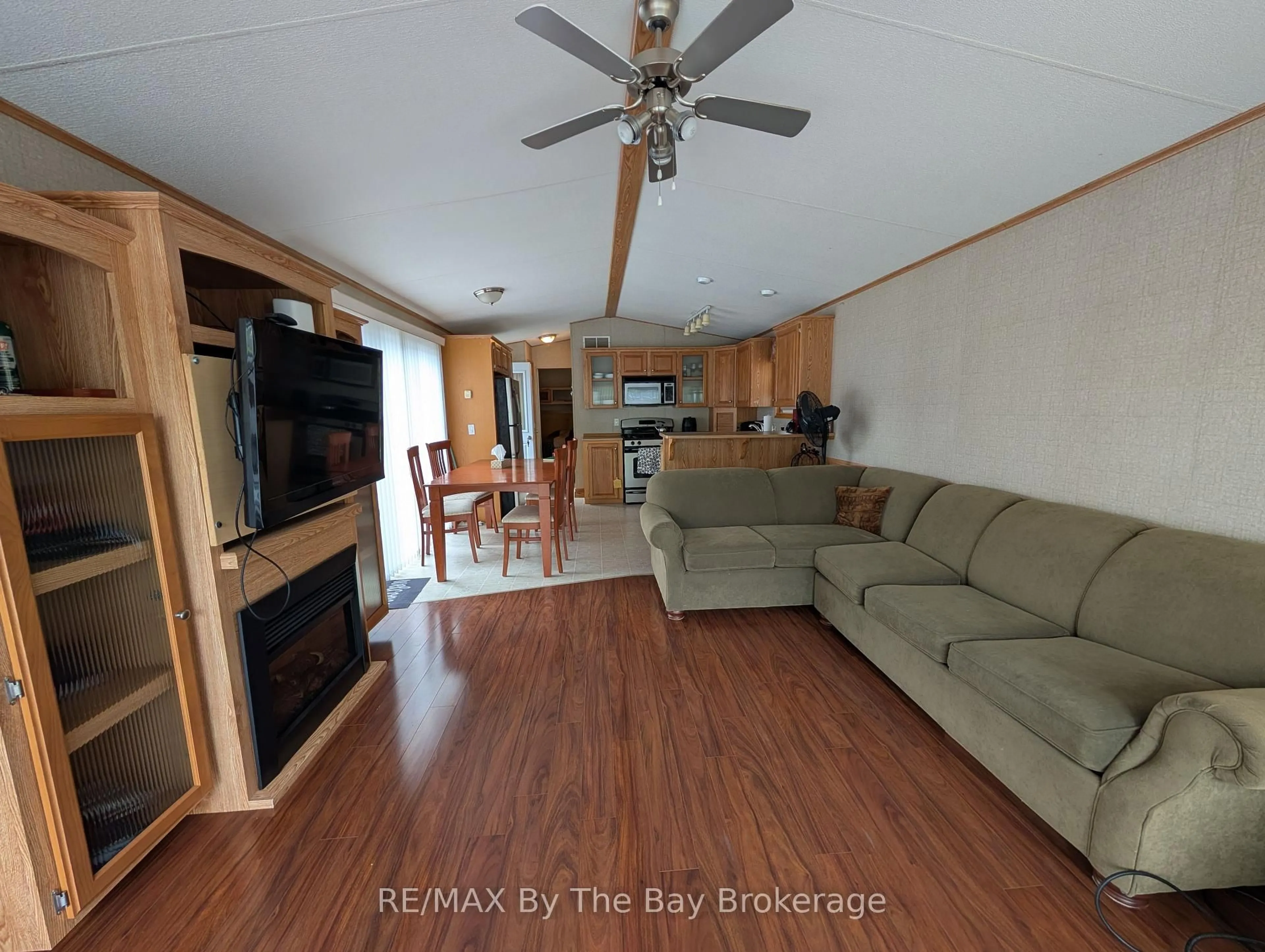 A pic of a room for 5 CHIPPEWA Tr, Wasaga Beach Ontario L9Z 1X7