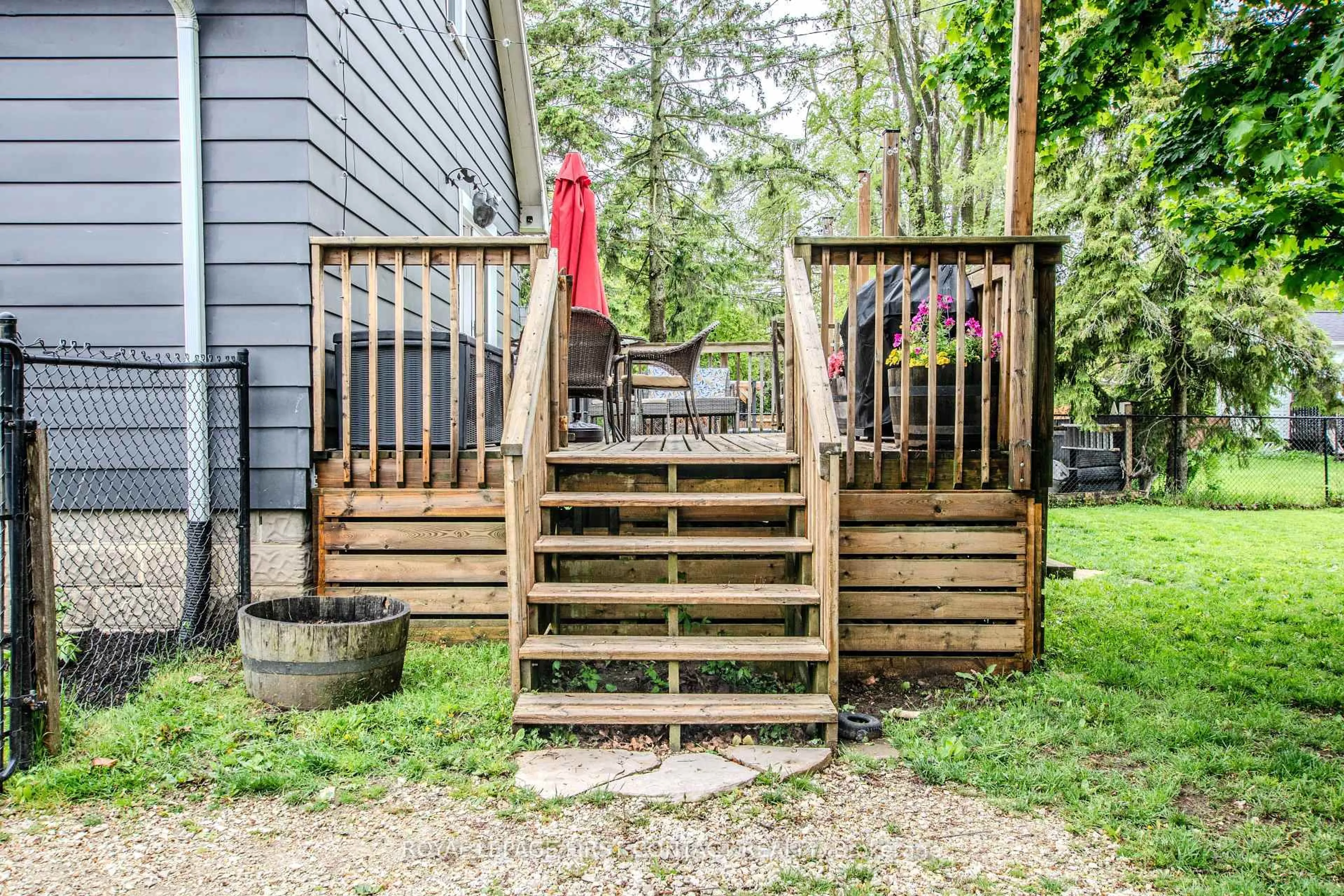Patio, street for 224 William St, Clearview Ontario L0M 1S0