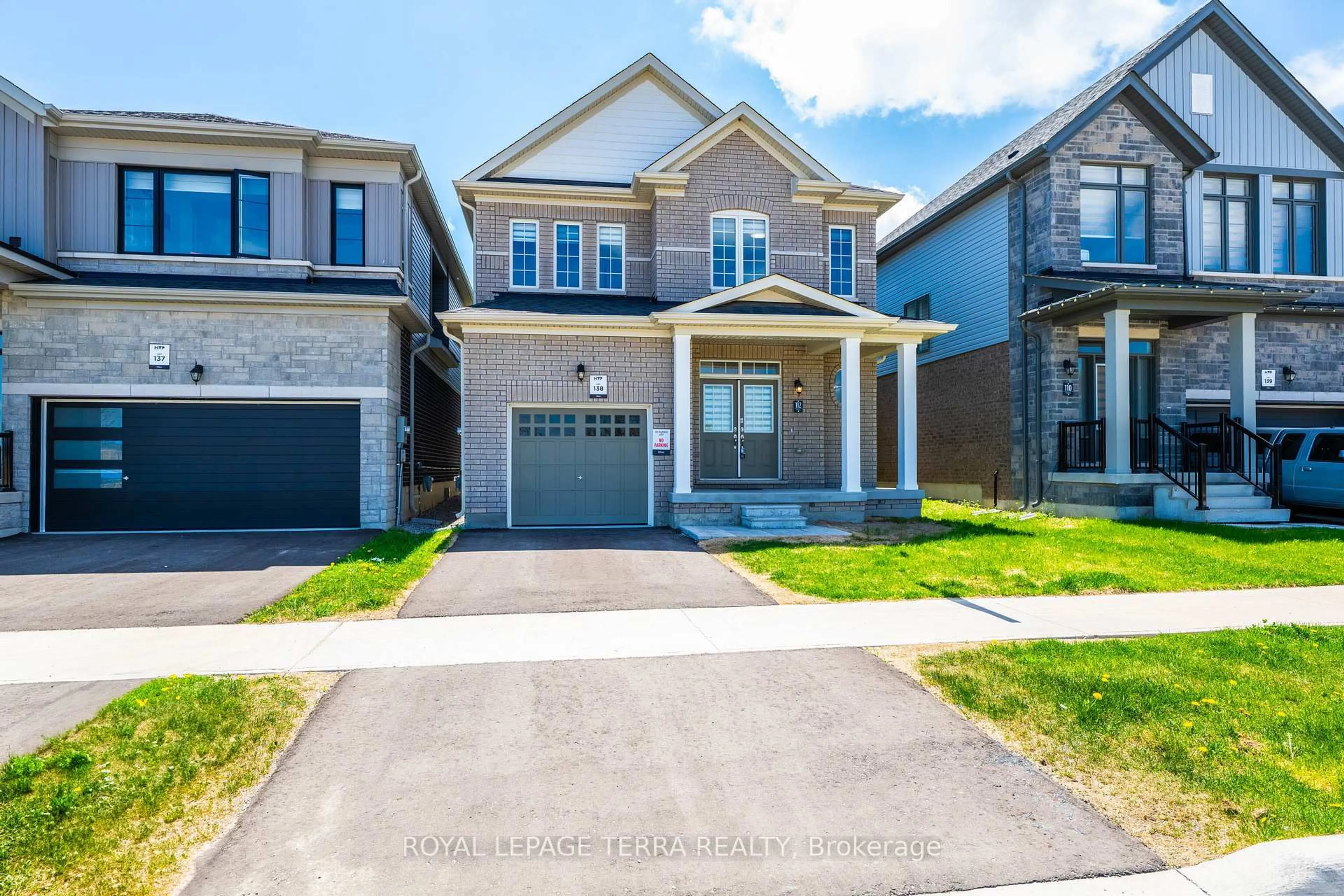 Home with brick exterior material, street for 112 Nottingham Rd, Barrie Ontario L4N 0H7