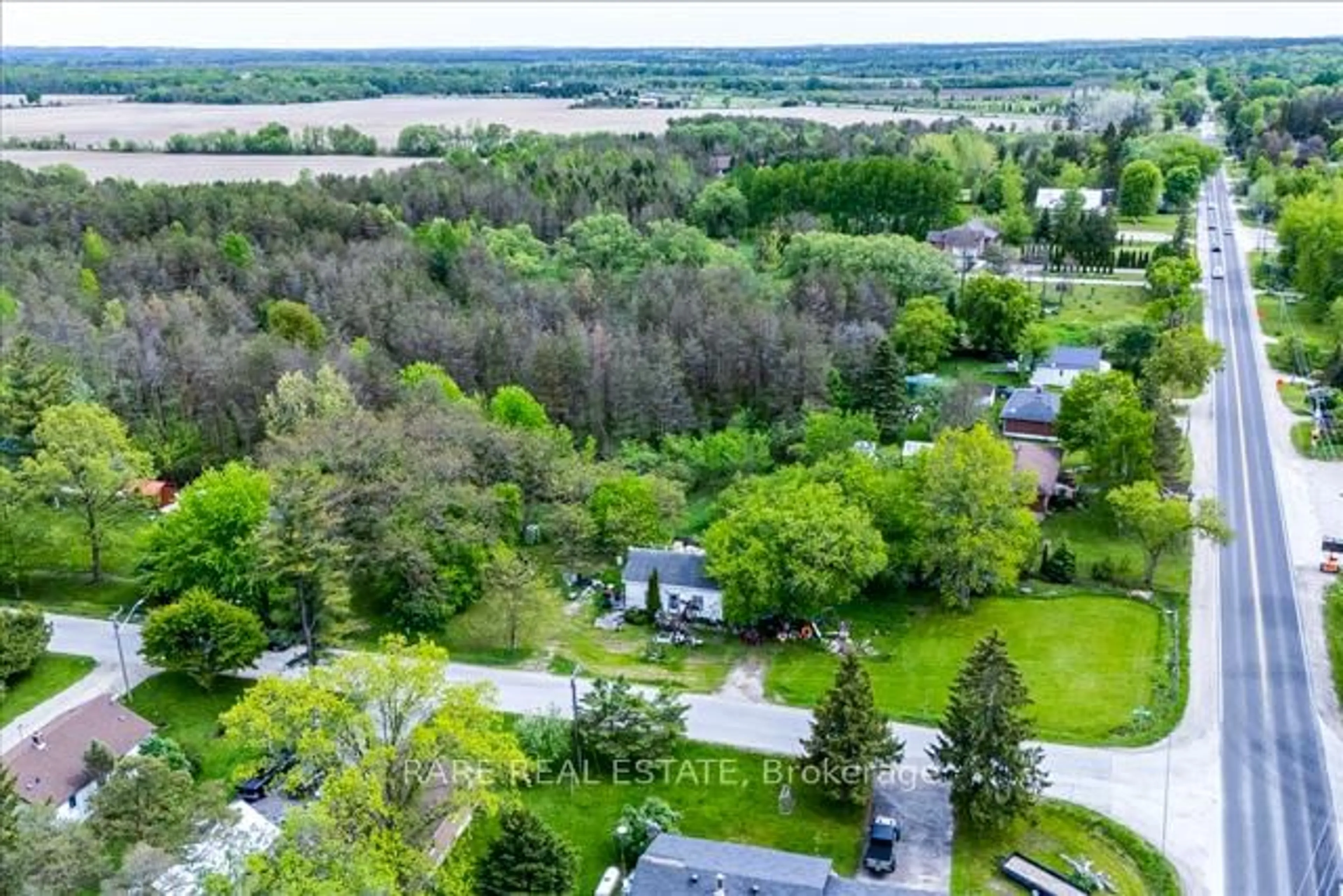 A pic from outside/outdoor area/front of a property/back of a property/a pic from drone, water/lake/river/ocean view for 4879 SUNNIDALE CON. 2 Rd, Clearview Ontario L0M 1N0