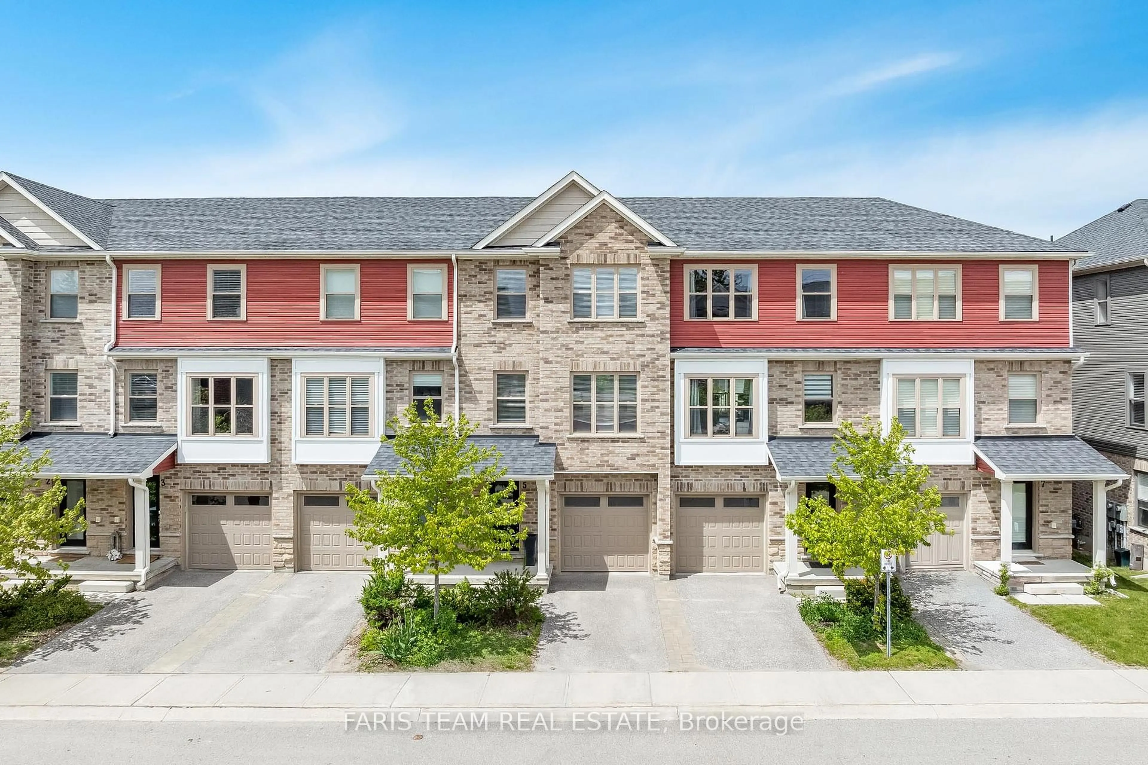 A pic from outside/outdoor area/front of a property/back of a property/a pic from drone, street for 1 Leggott Ave ##5, Barrie Ontario L4N 8W6