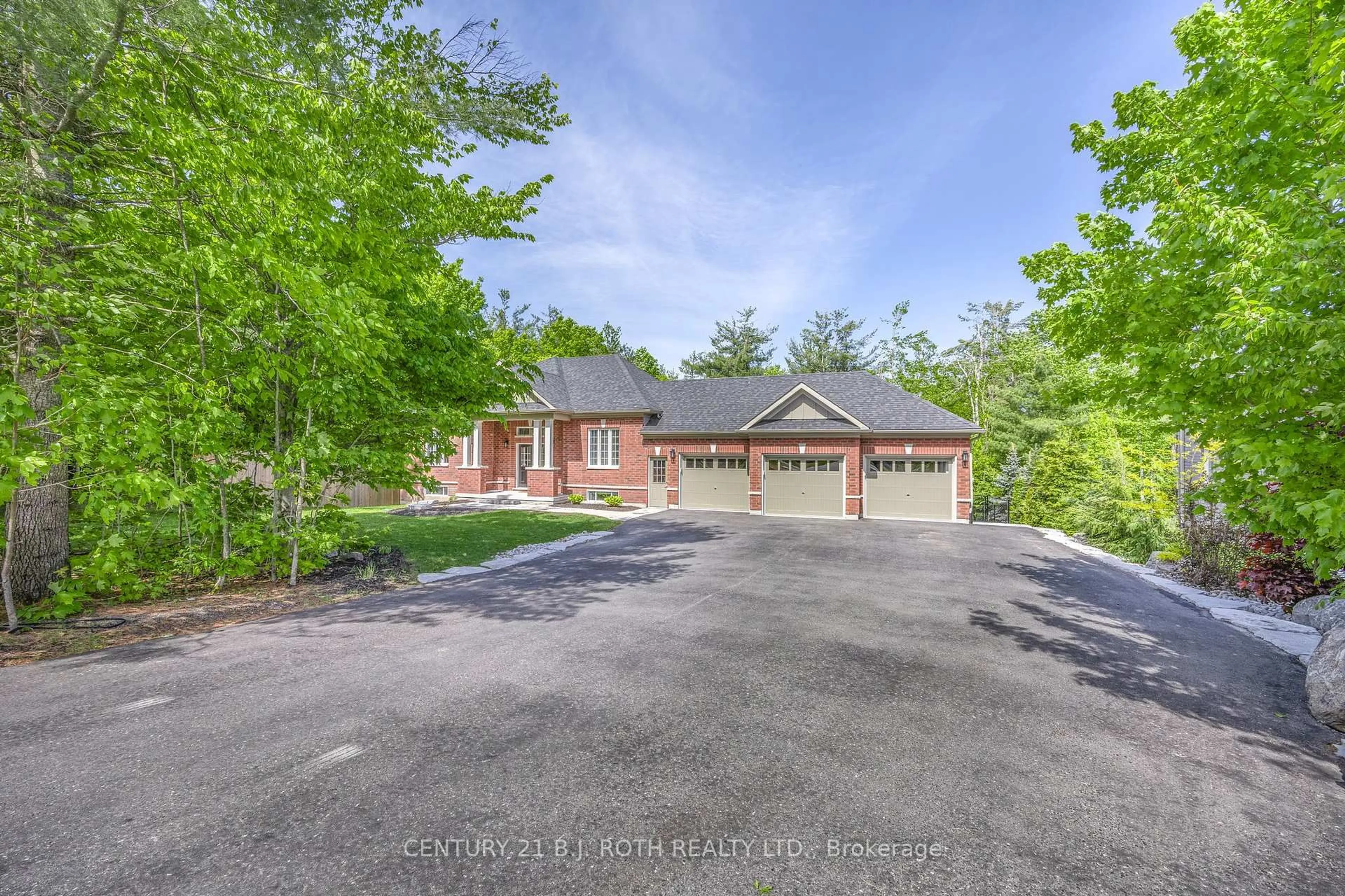 A pic from outside/outdoor area/front of a property/back of a property/a pic from drone, unknown for 50 Diamond Valley Dr, Oro-Medonte Ontario L0L 2E0