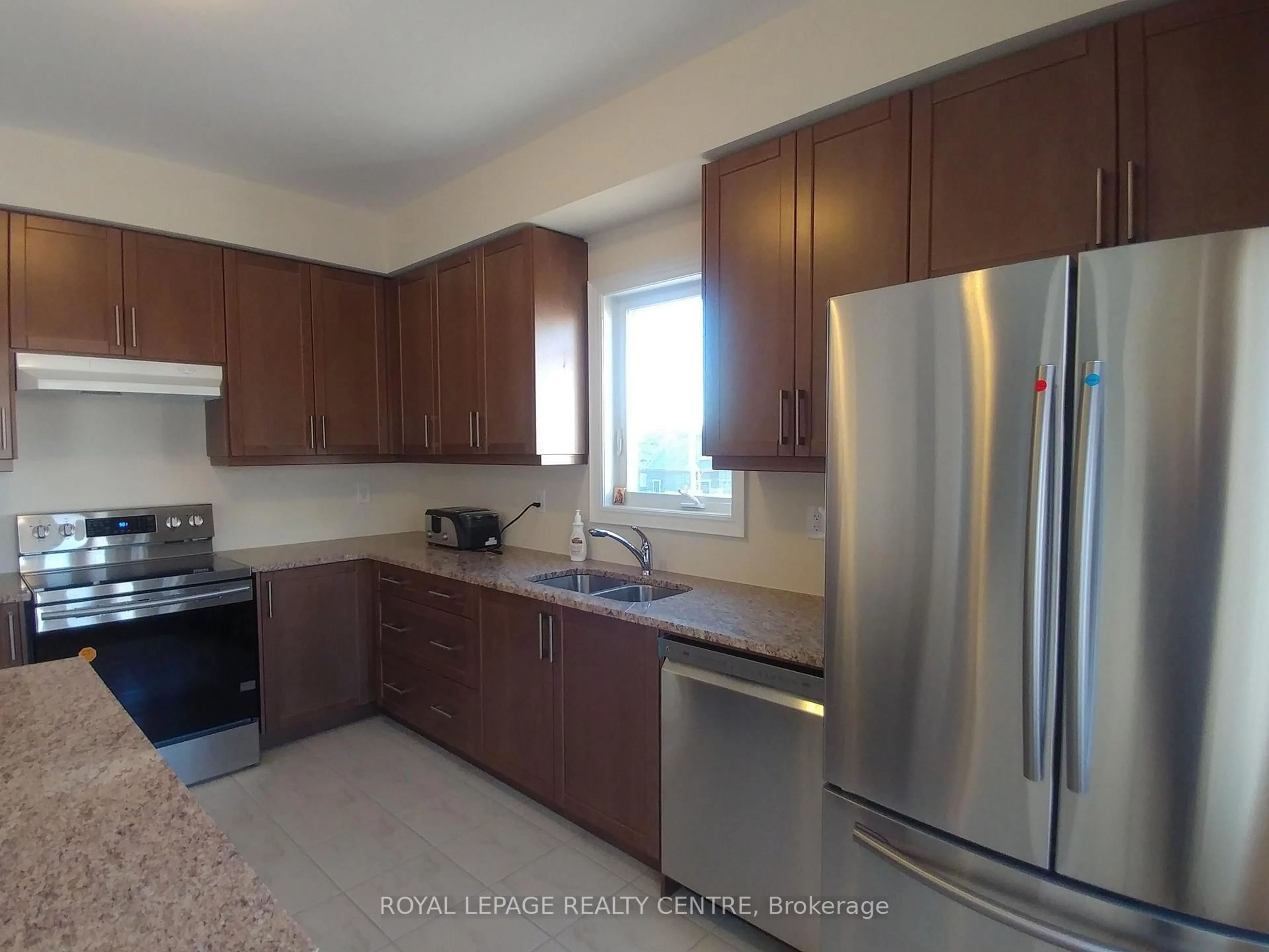 Standard kitchen, unknown for 43 Landscape Dr, Oro-Medonte Ontario L0L 2X0
