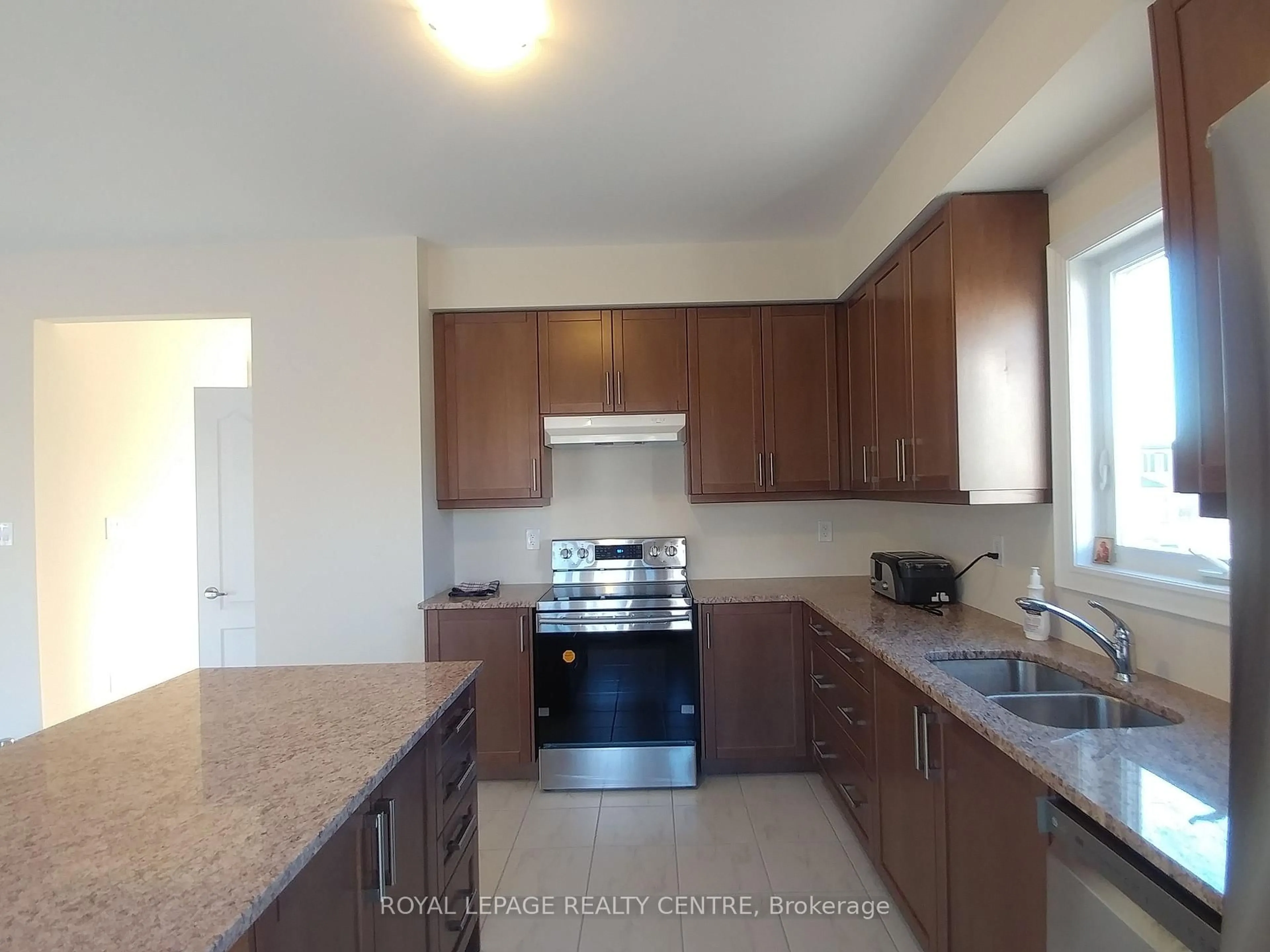 Standard kitchen, unknown for 43 Landscape Dr, Oro-Medonte Ontario L0L 2X0