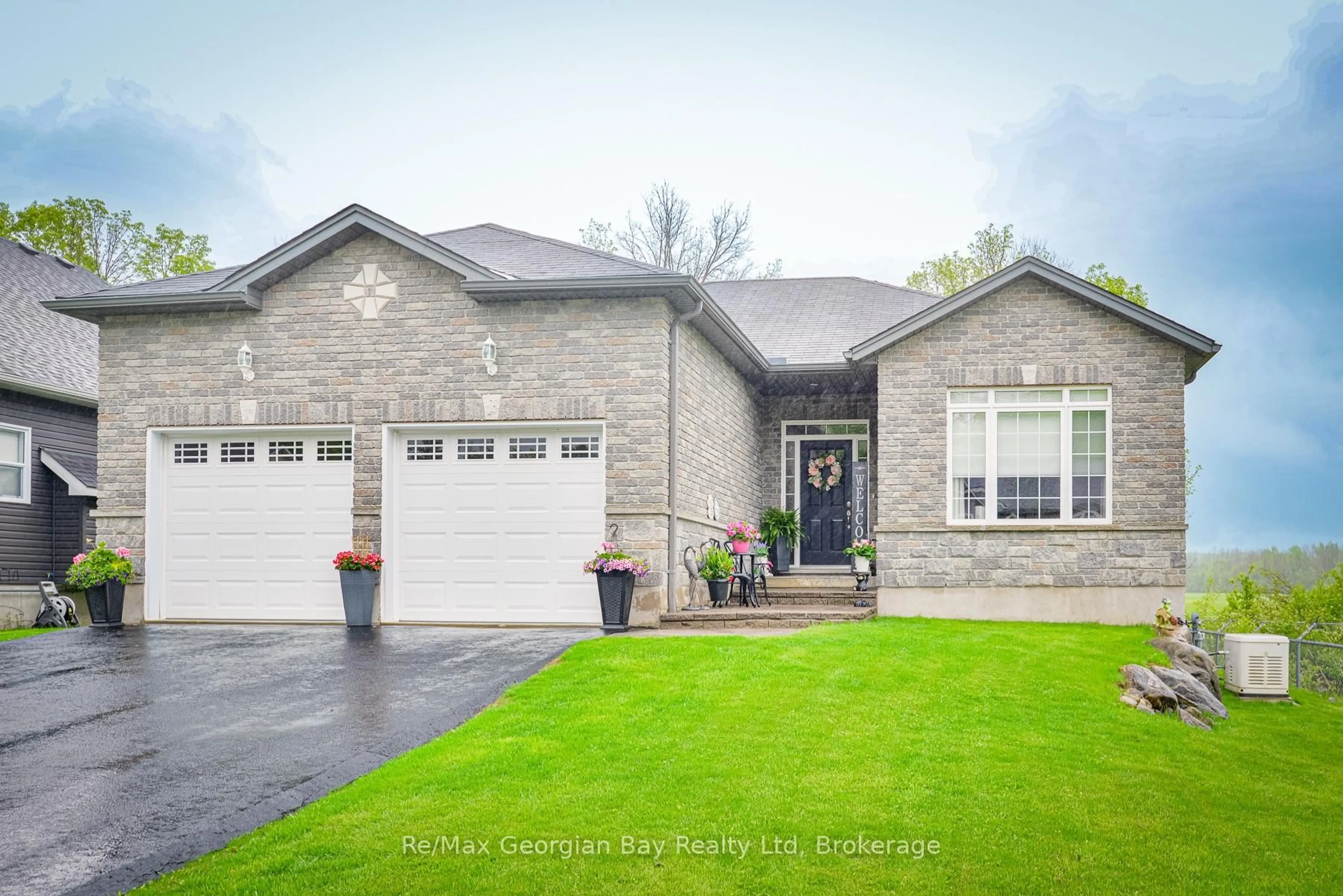 Home with brick exterior material, street for 51 DONLANDS Crt, Severn Ontario L0K 1E0
