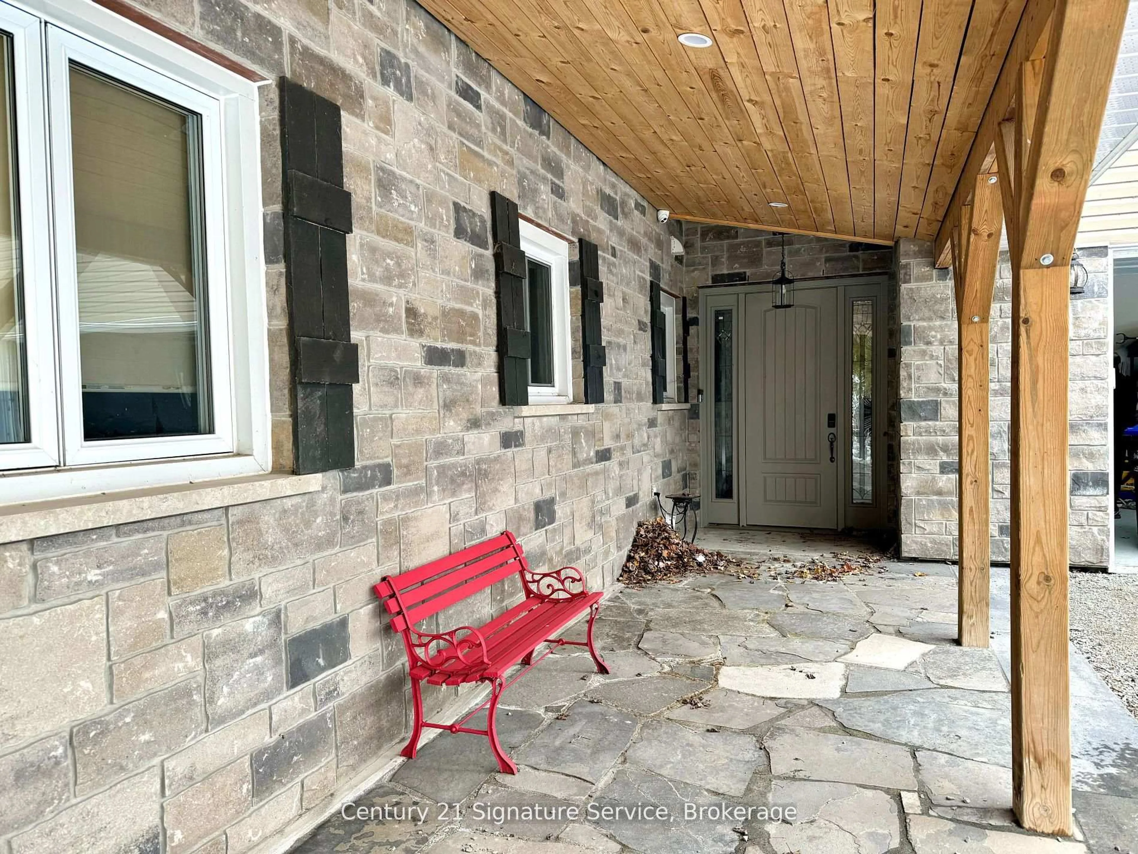 Patio, street for 127 Maskinonge Rd, Tay Ontario L0K 2A0