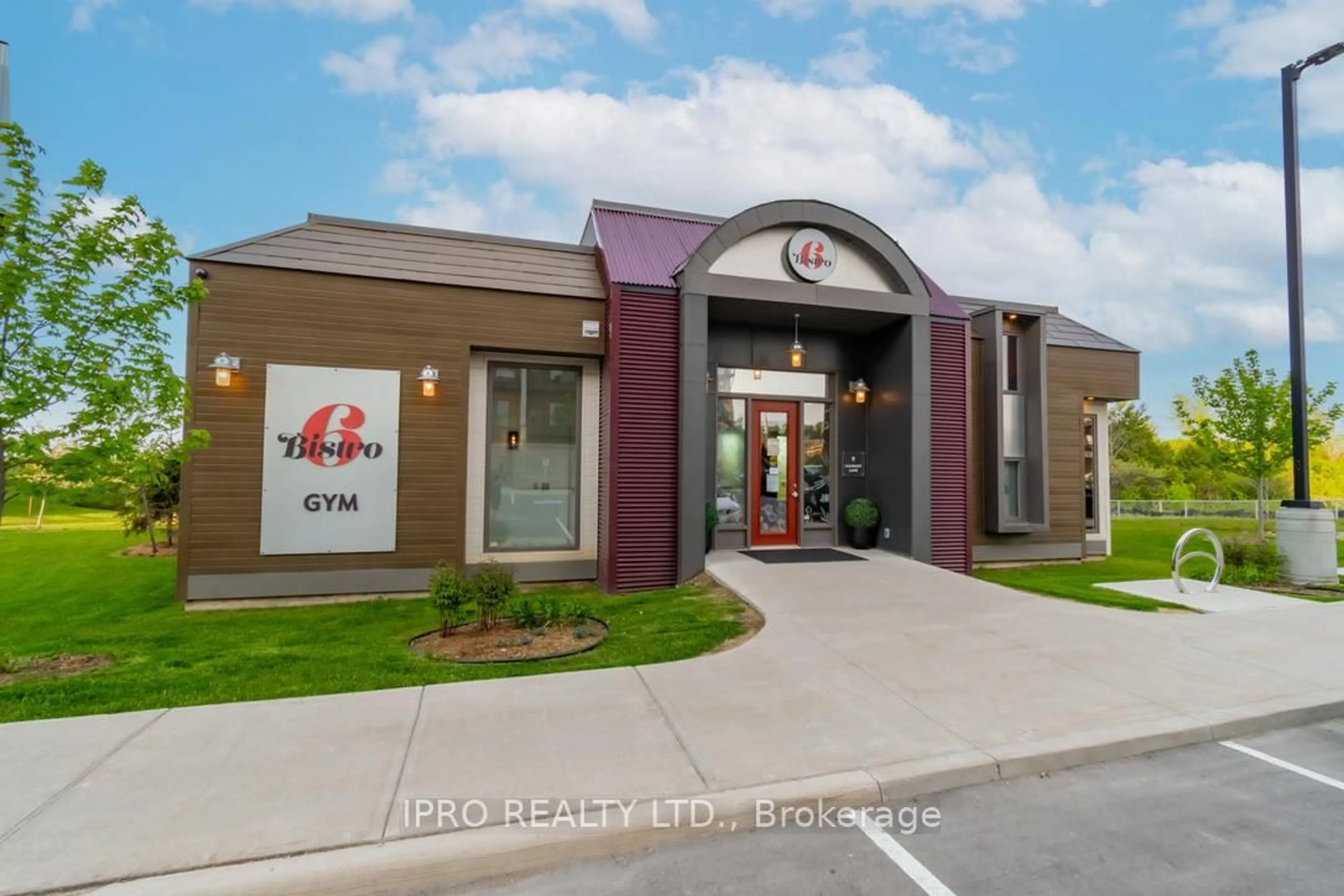Indoor foyer for 4 SPICE Way #401, Barrie Ontario L9J 0M2