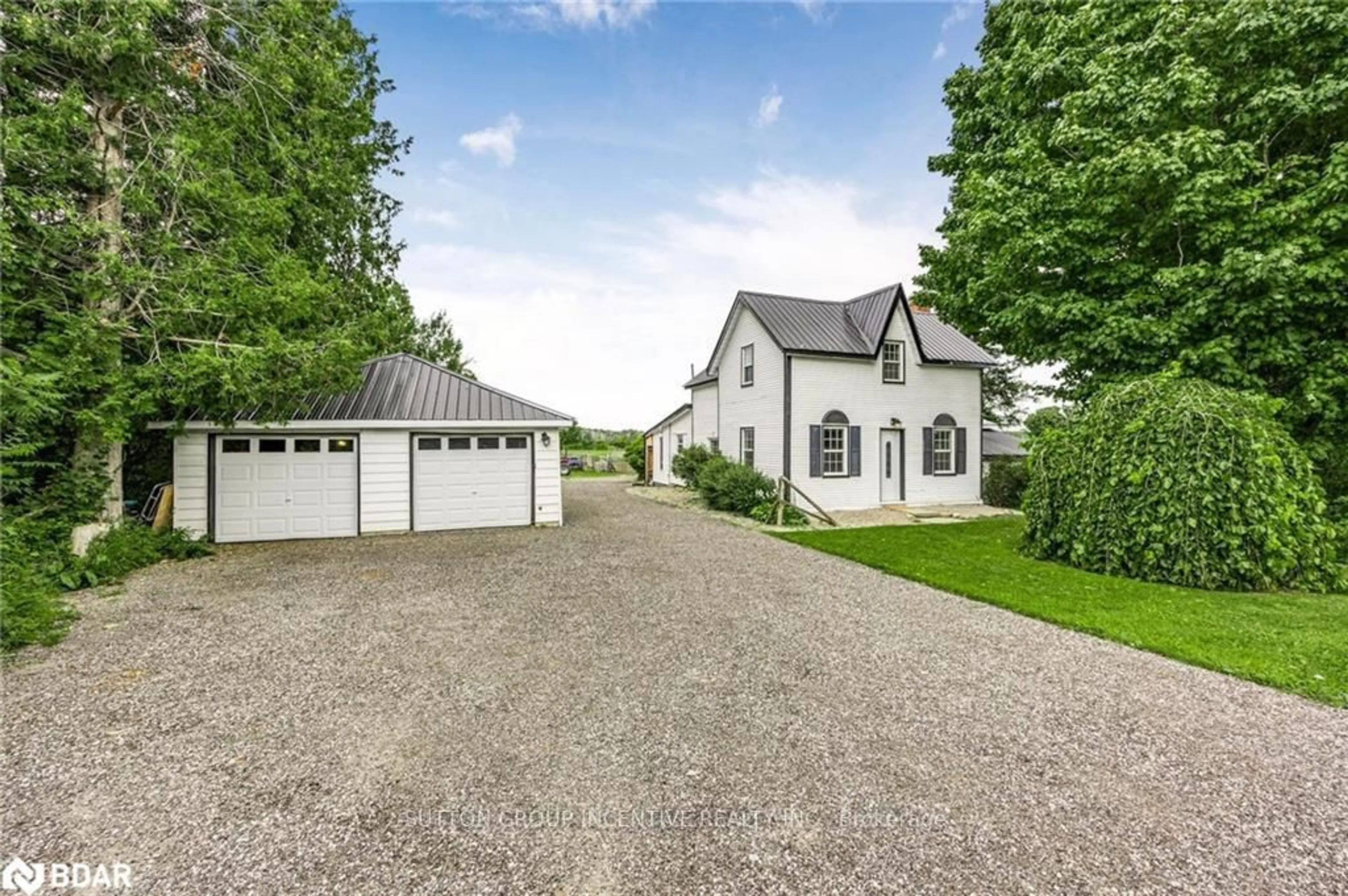 A pic from outside/outdoor area/front of a property/back of a property/a pic from drone, street for 665 4 Line, Oro-Medonte Ontario L0L 2L0