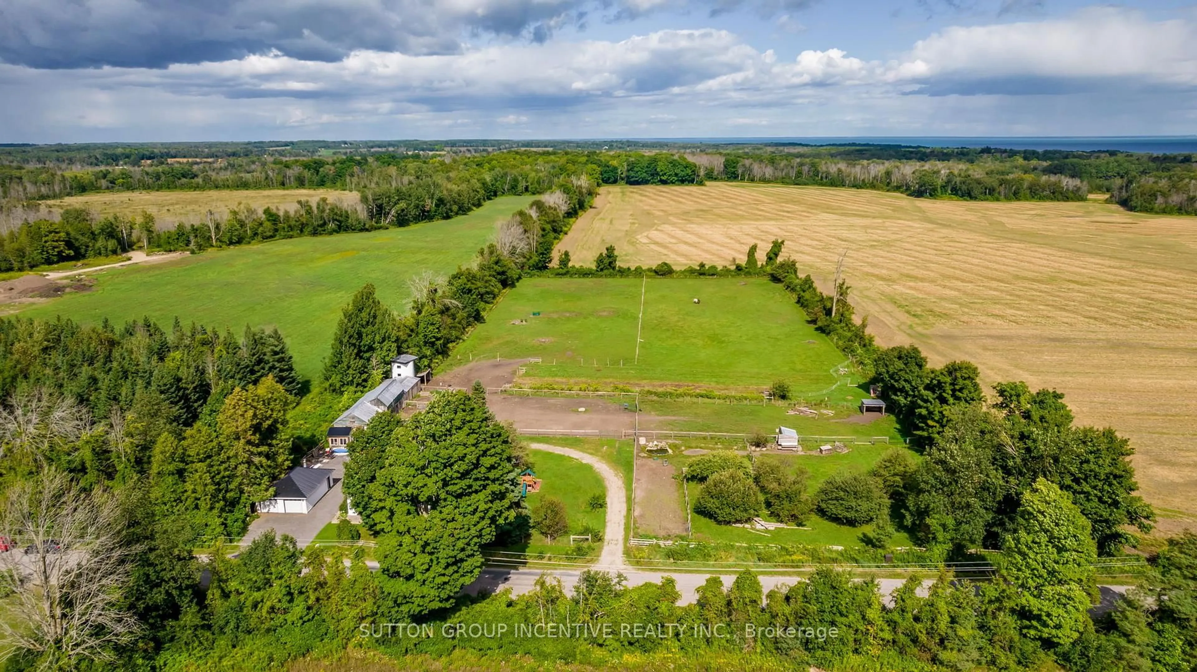 A pic from outside/outdoor area/front of a property/back of a property/a pic from drone, unknown for 665 4 Line, Oro-Medonte Ontario L0L 2L0