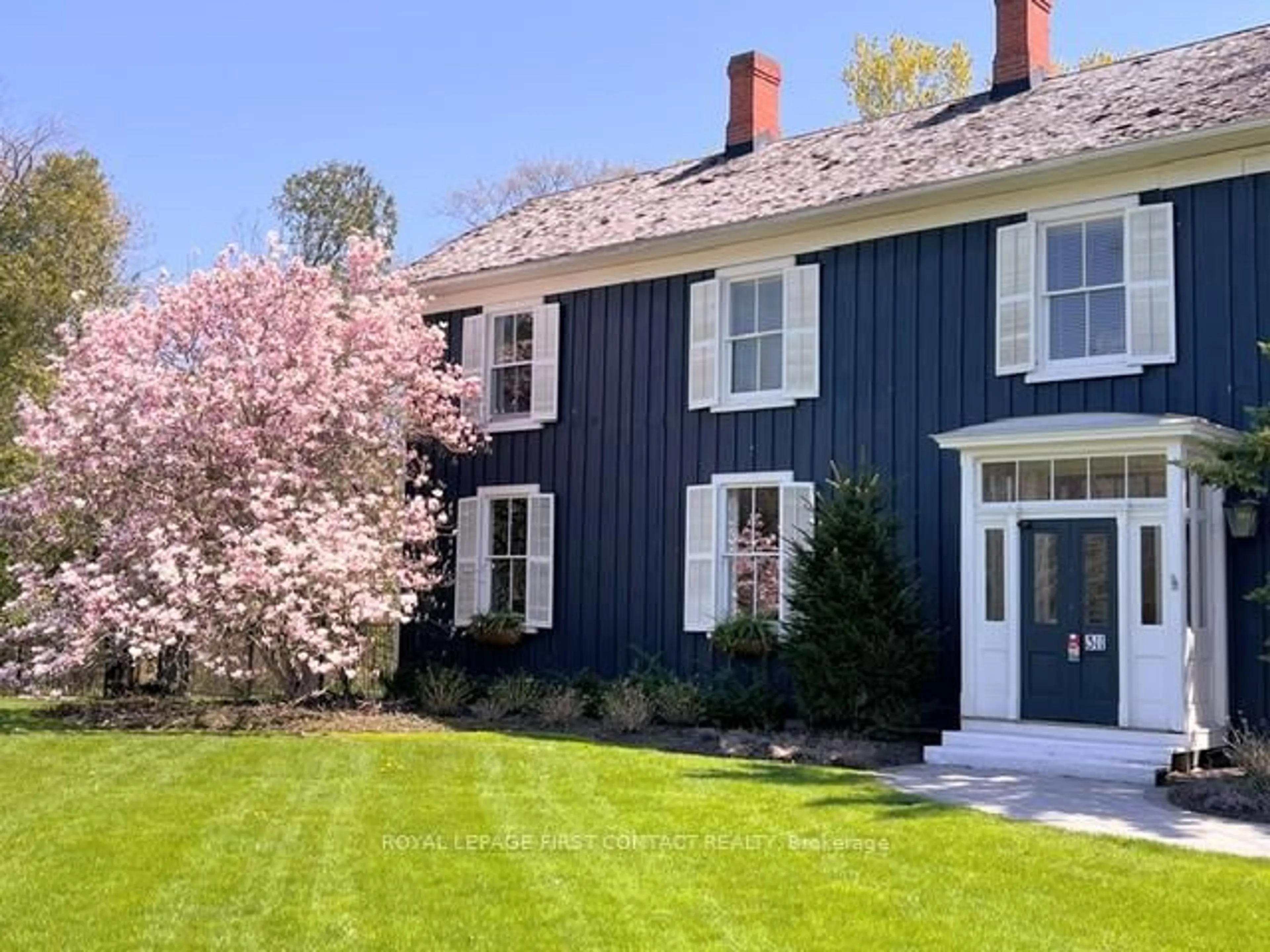 Home with vinyl exterior material, street for 311 Tollendal Mill Rd, Barrie Ontario L4N 7S6