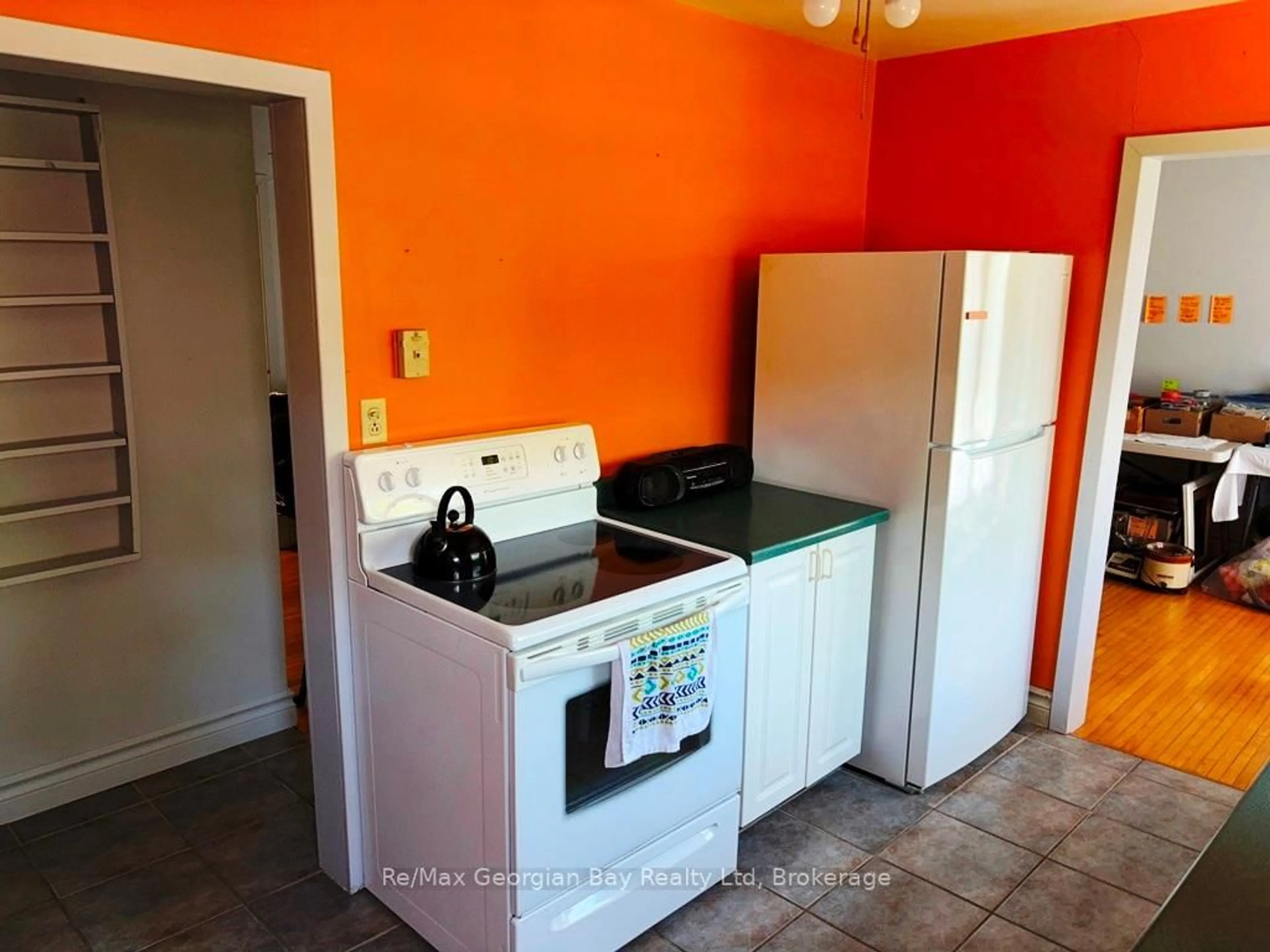 Standard kitchen, unknown for 1 GRAY St, Severn Ontario L0K 1E0