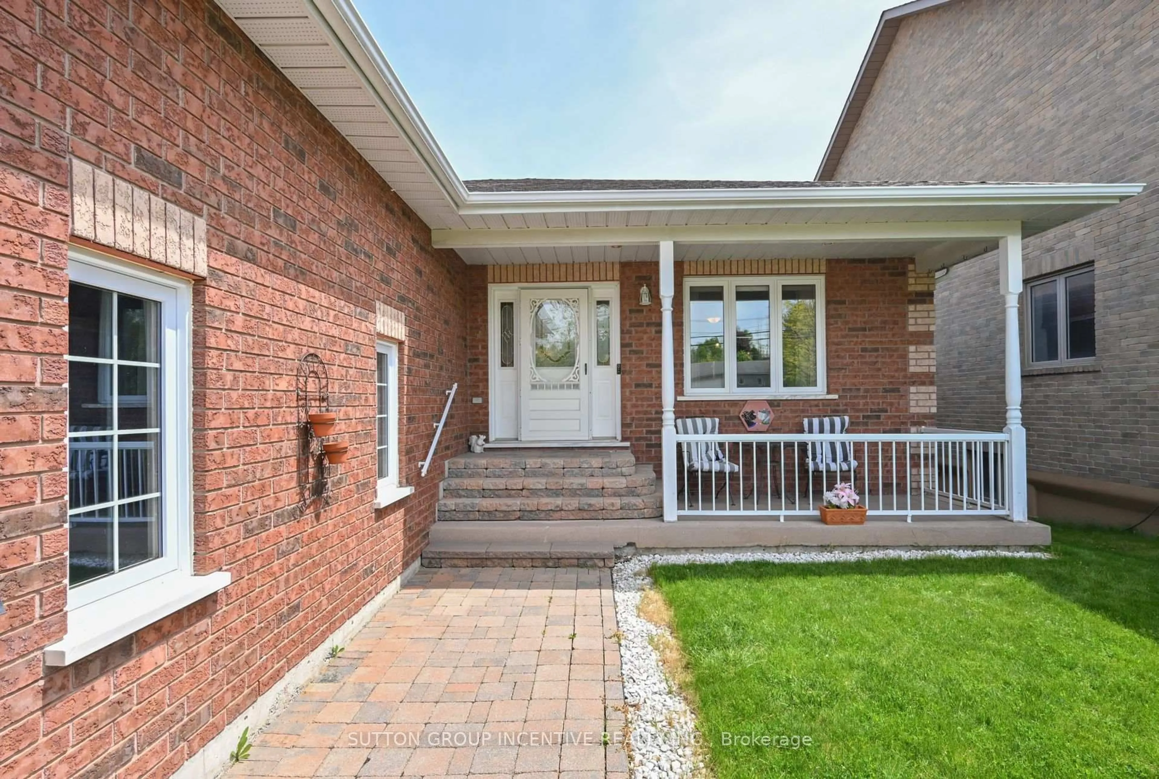 Home with brick exterior material, street for 107 Huronia Rd, Barrie Ontario L4N 4G1