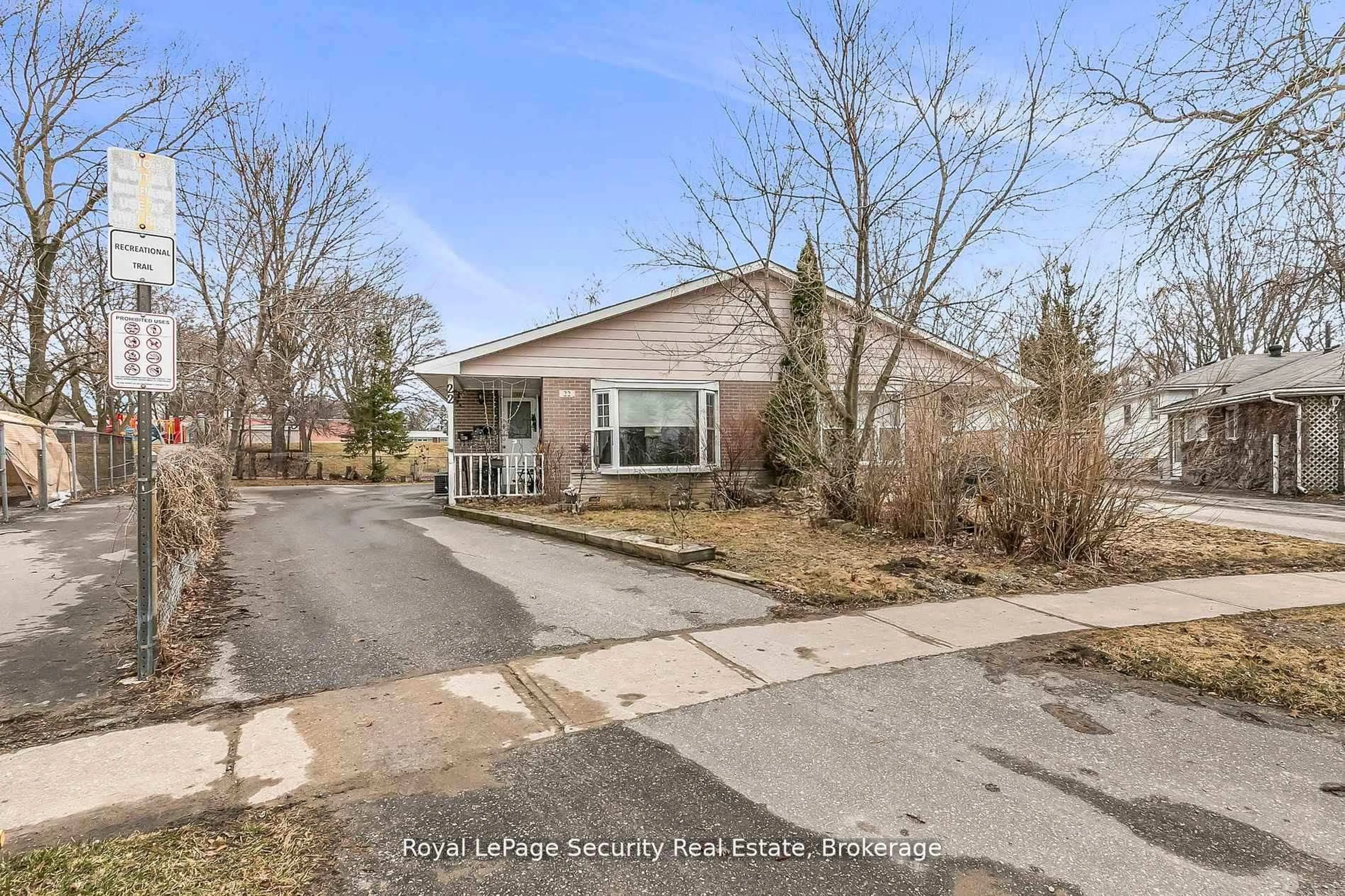Unknown for 22 Burbank Pl, Barrie Ontario L4M 2S8