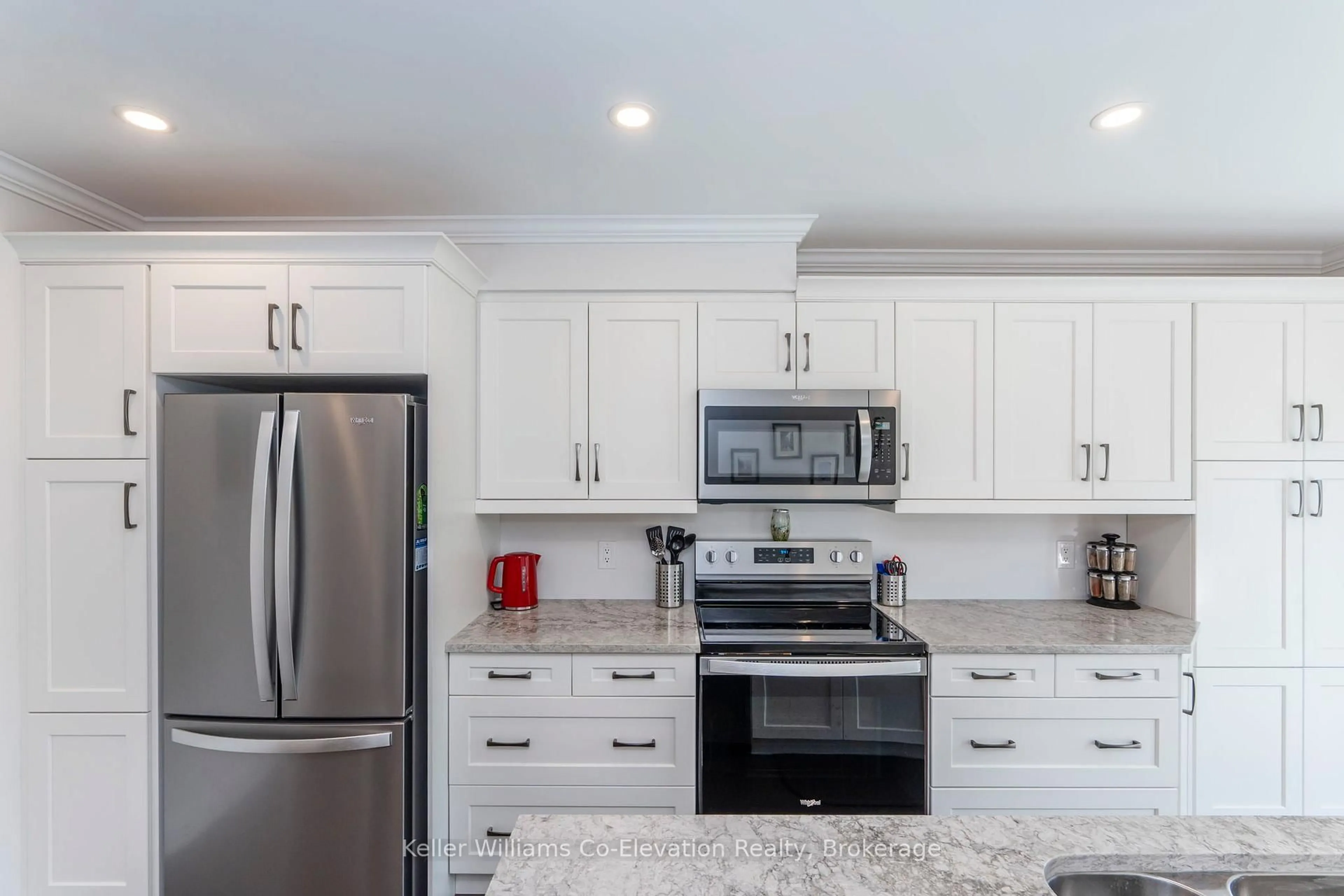 Open concept kitchen, ceramic/tile floor for 1056 Dina Cres, Midland Ontario L4R 5C6