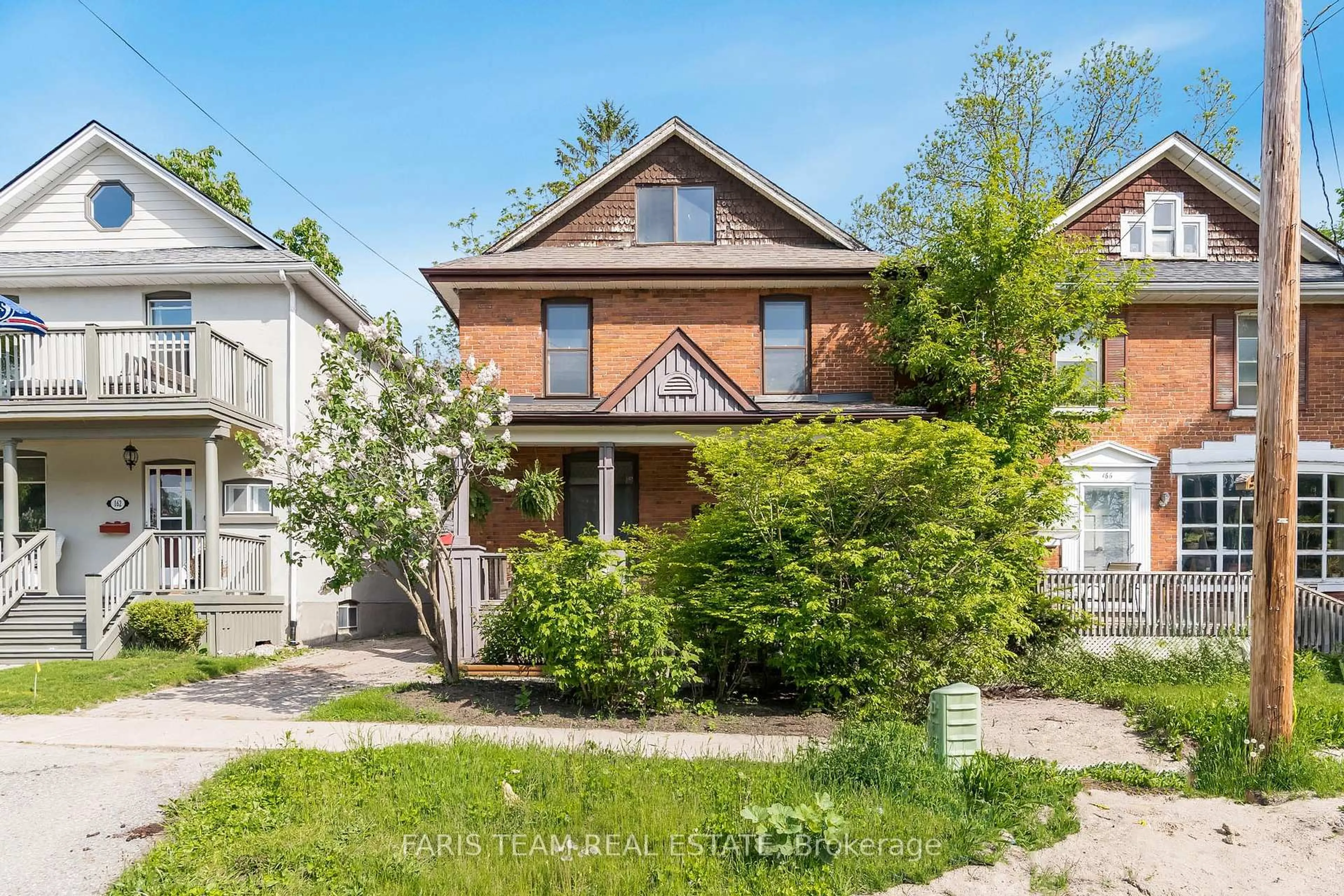 Home with brick exterior material, street for 164 Jarvis St, Orillia Ontario L3V 2A7