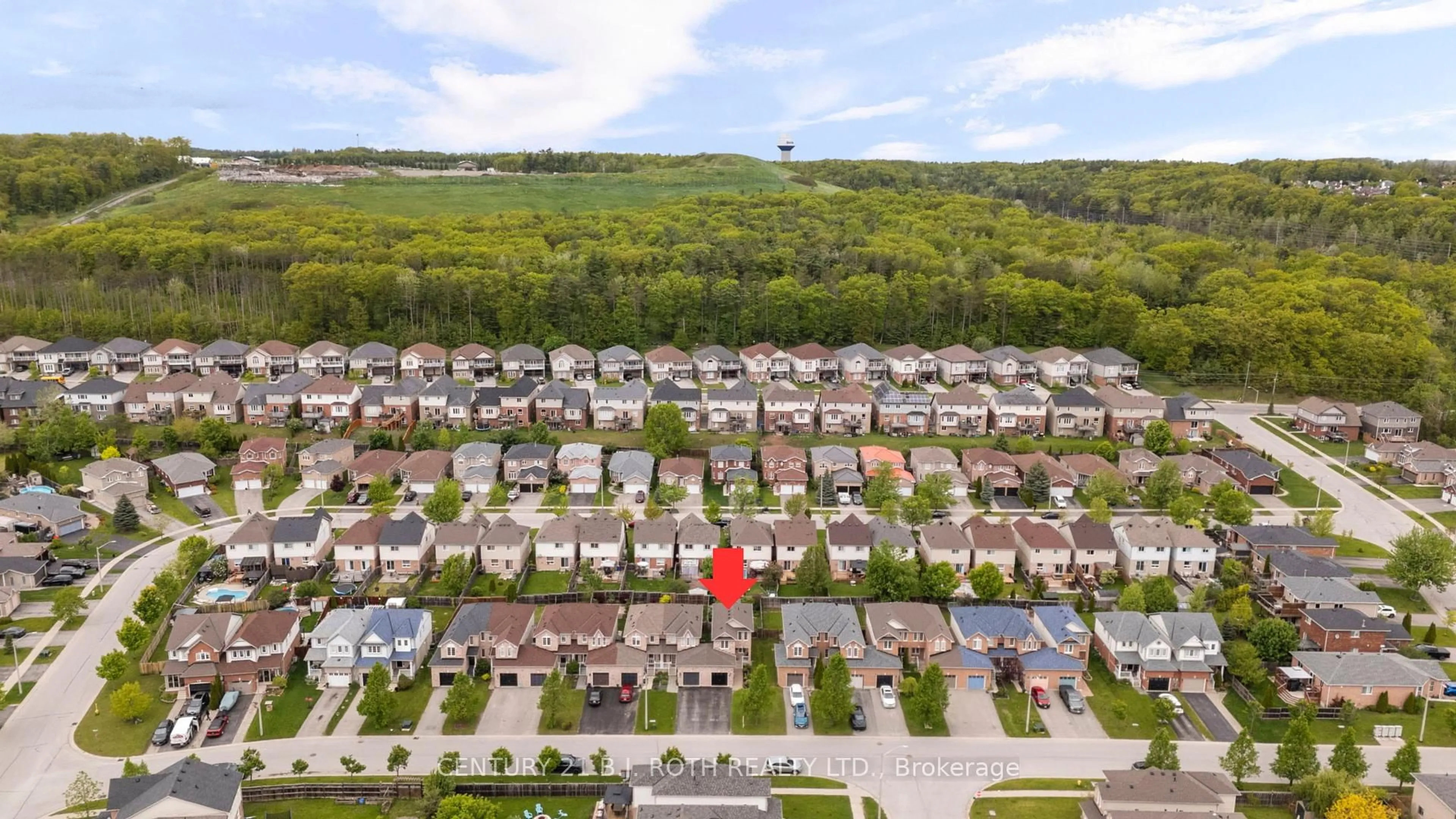 A pic from outside/outdoor area/front of a property/back of a property/a pic from drone, water/lake/river/ocean view for 26 Villers St, Barrie Ontario L4N 0X2