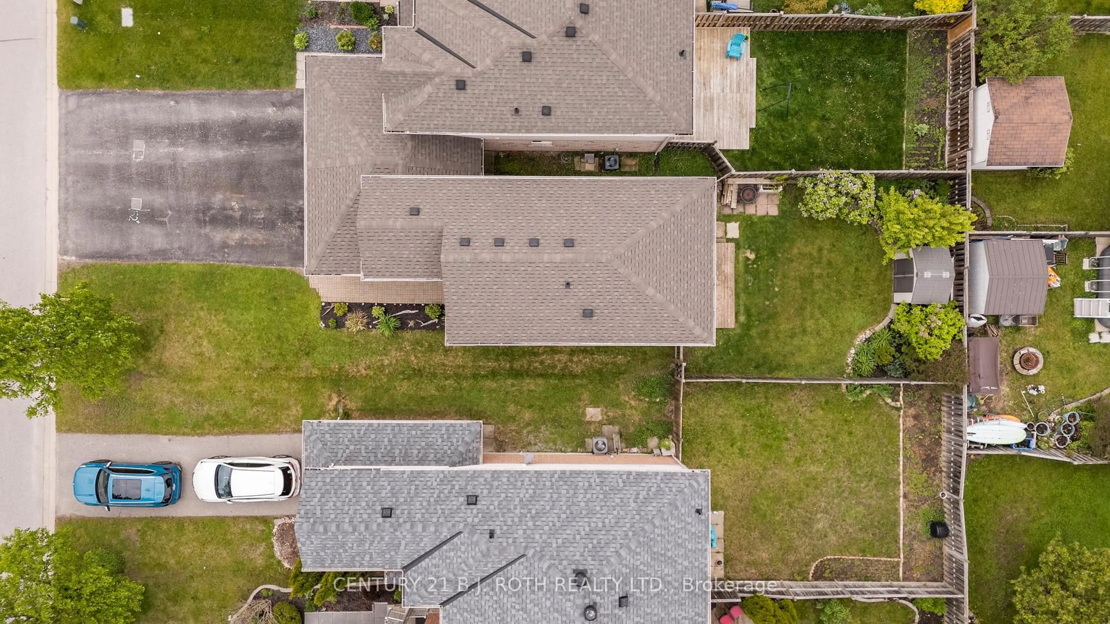 A pic from outside/outdoor area/front of a property/back of a property/a pic from drone, street for 26 Villers St, Barrie Ontario L4N 0X2