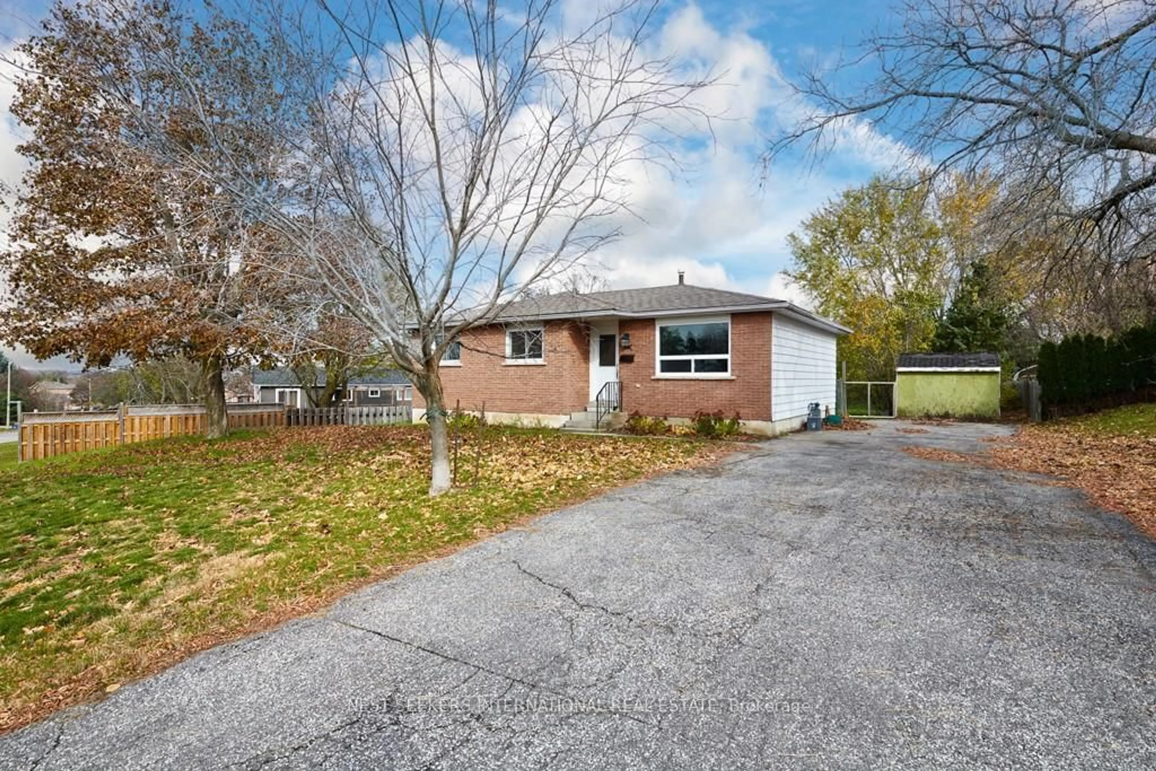 Home with brick exterior material, street for 257 Dodson Rd, Barrie Ontario L4N 4T6
