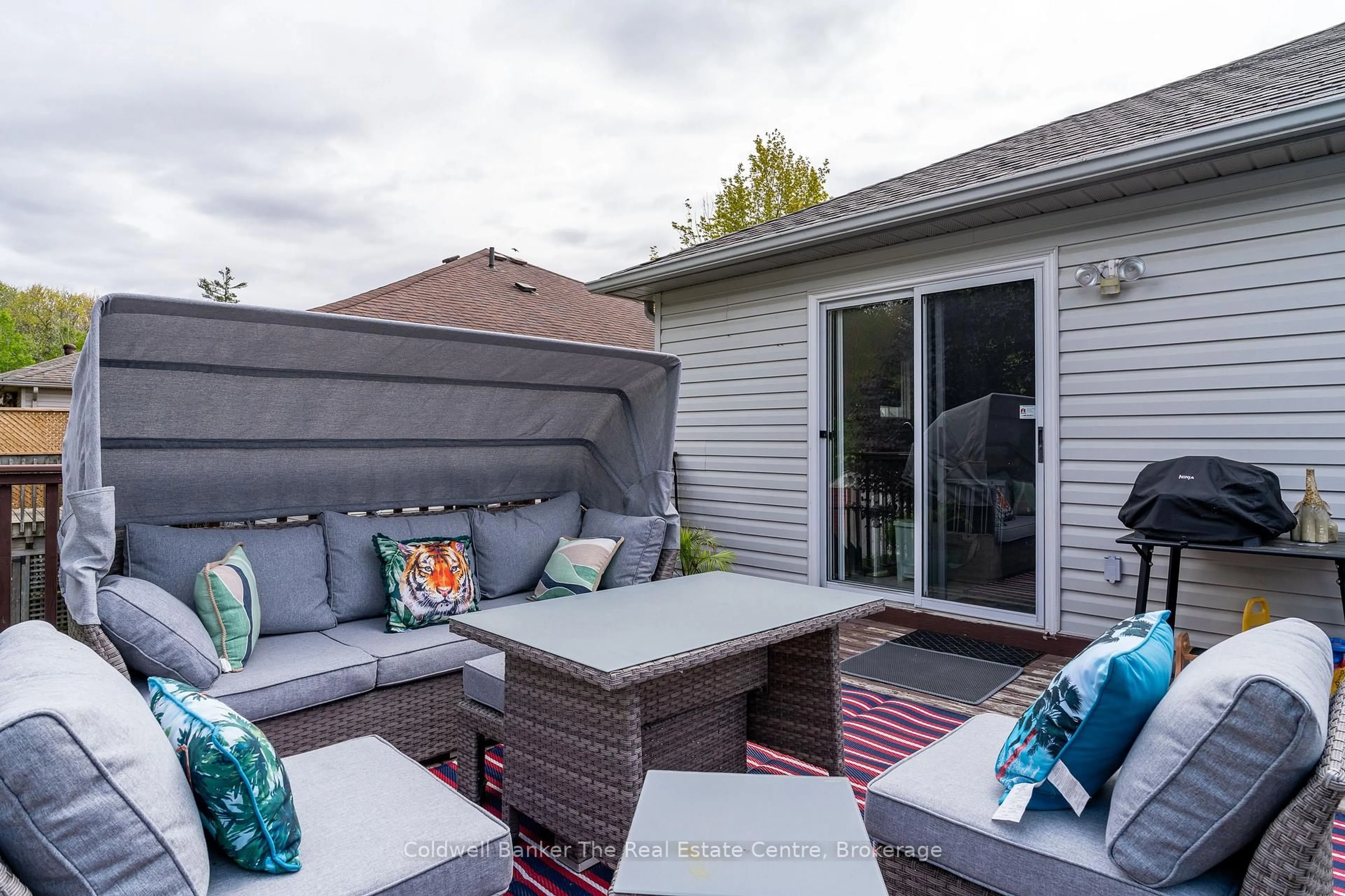 Patio, unknown for 89 Glen Eton Rd, Wasaga Beach Ontario L9Z 1E8