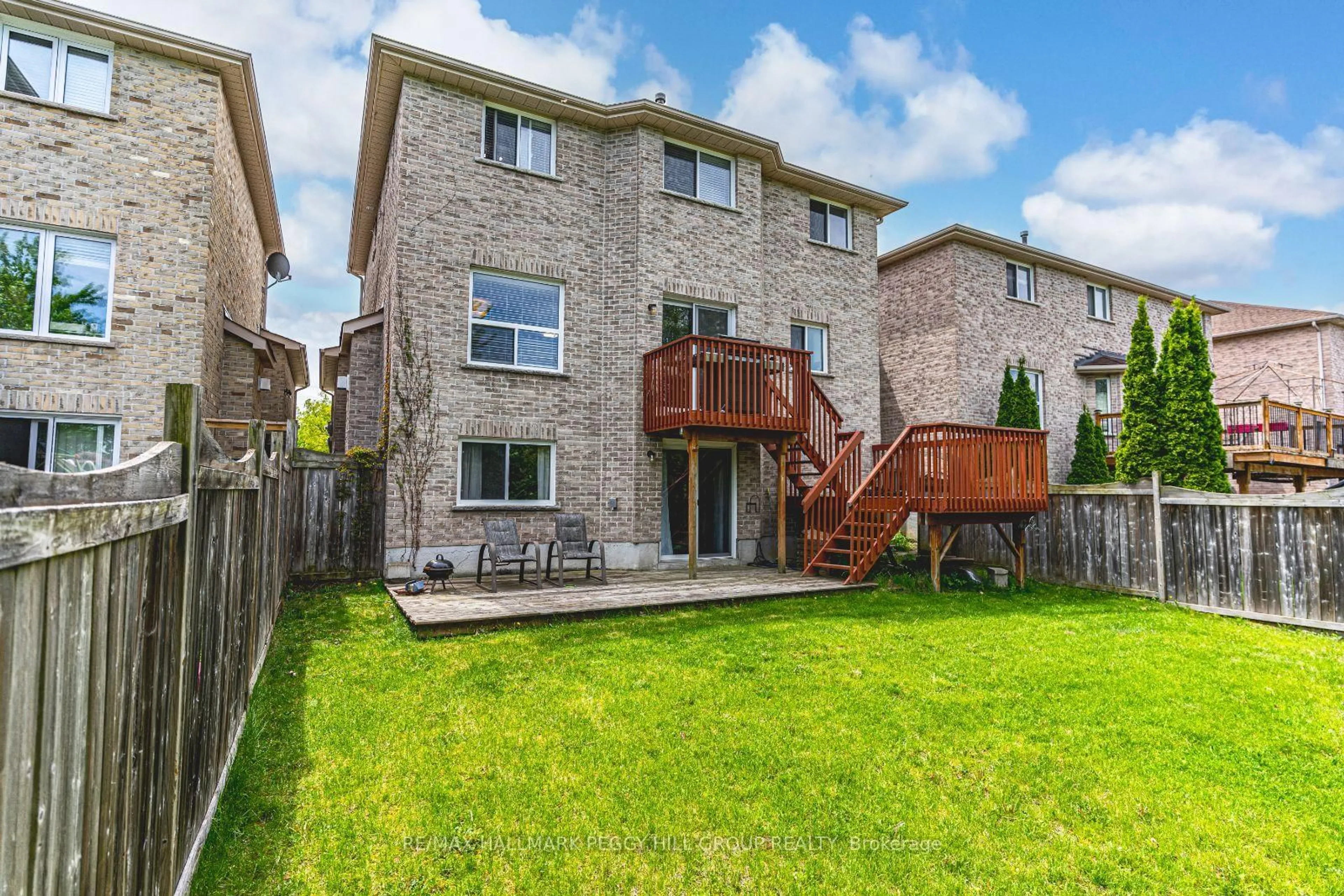 Patio, street for 20 Dunnett Dr, Barrie Ontario L4N 0H9