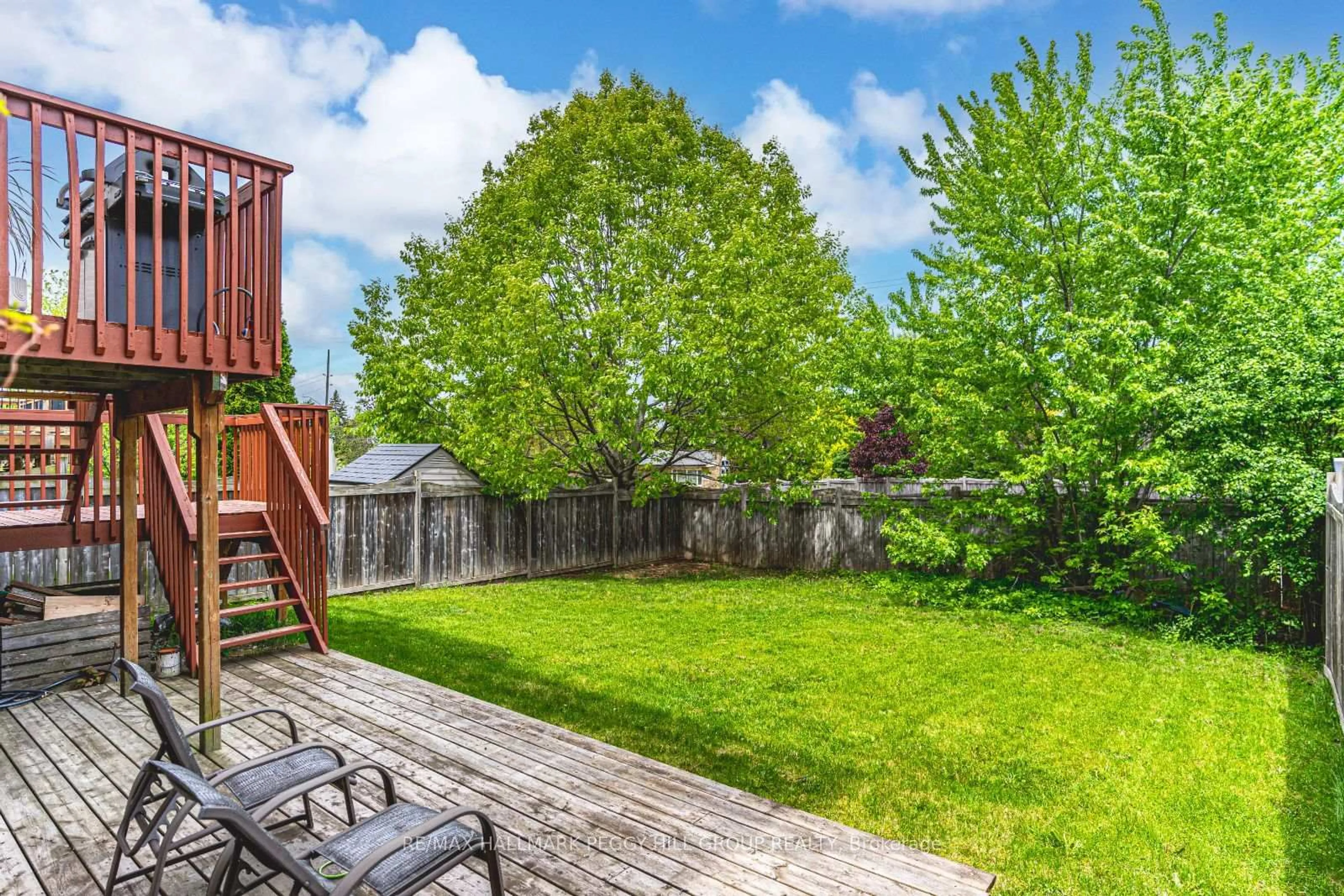Patio, unknown for 20 Dunnett Dr, Barrie Ontario L4N 0H9
