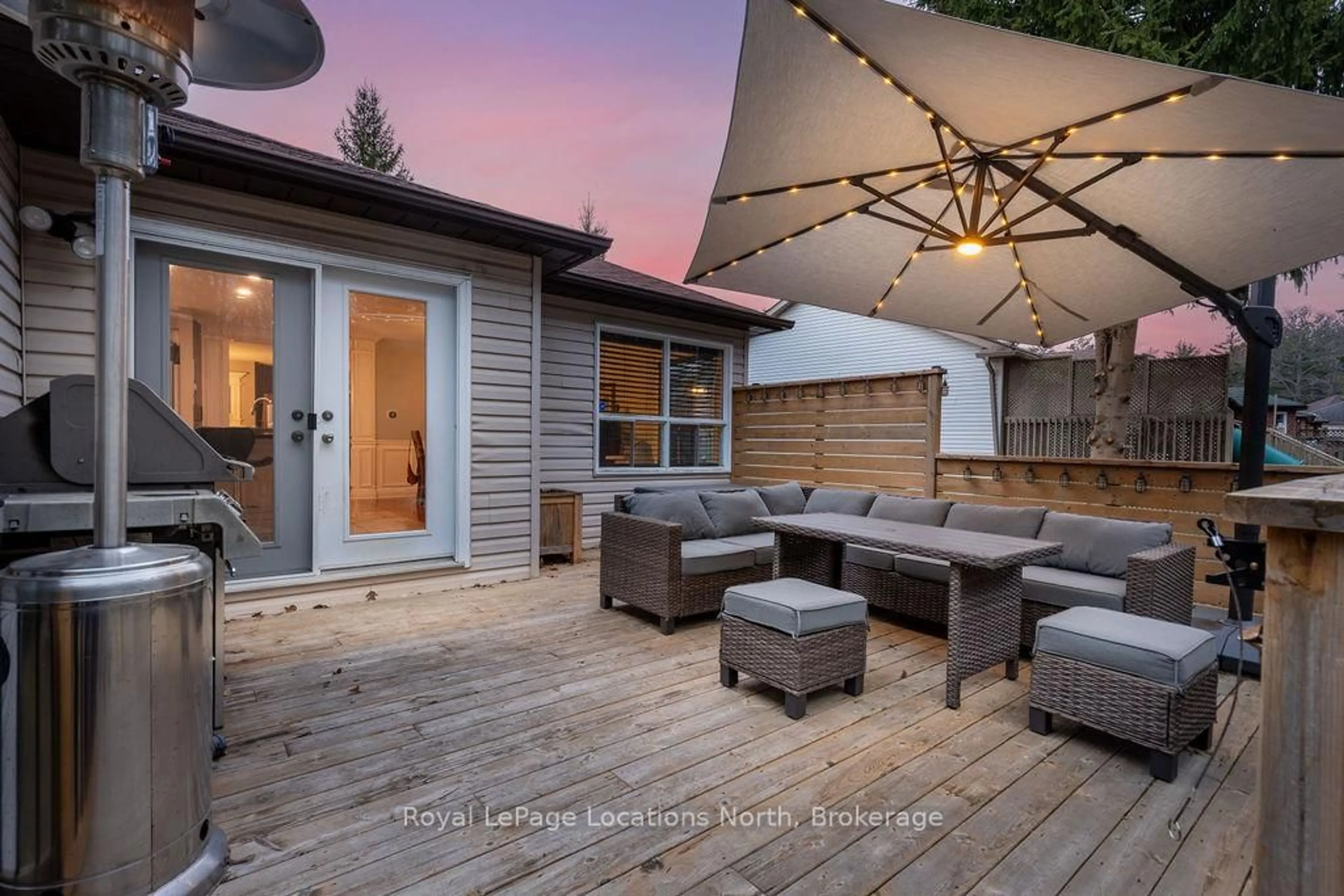 Patio, street for 158 FERNBROOK Dr, Wasaga Beach Ontario L9Z 1G9