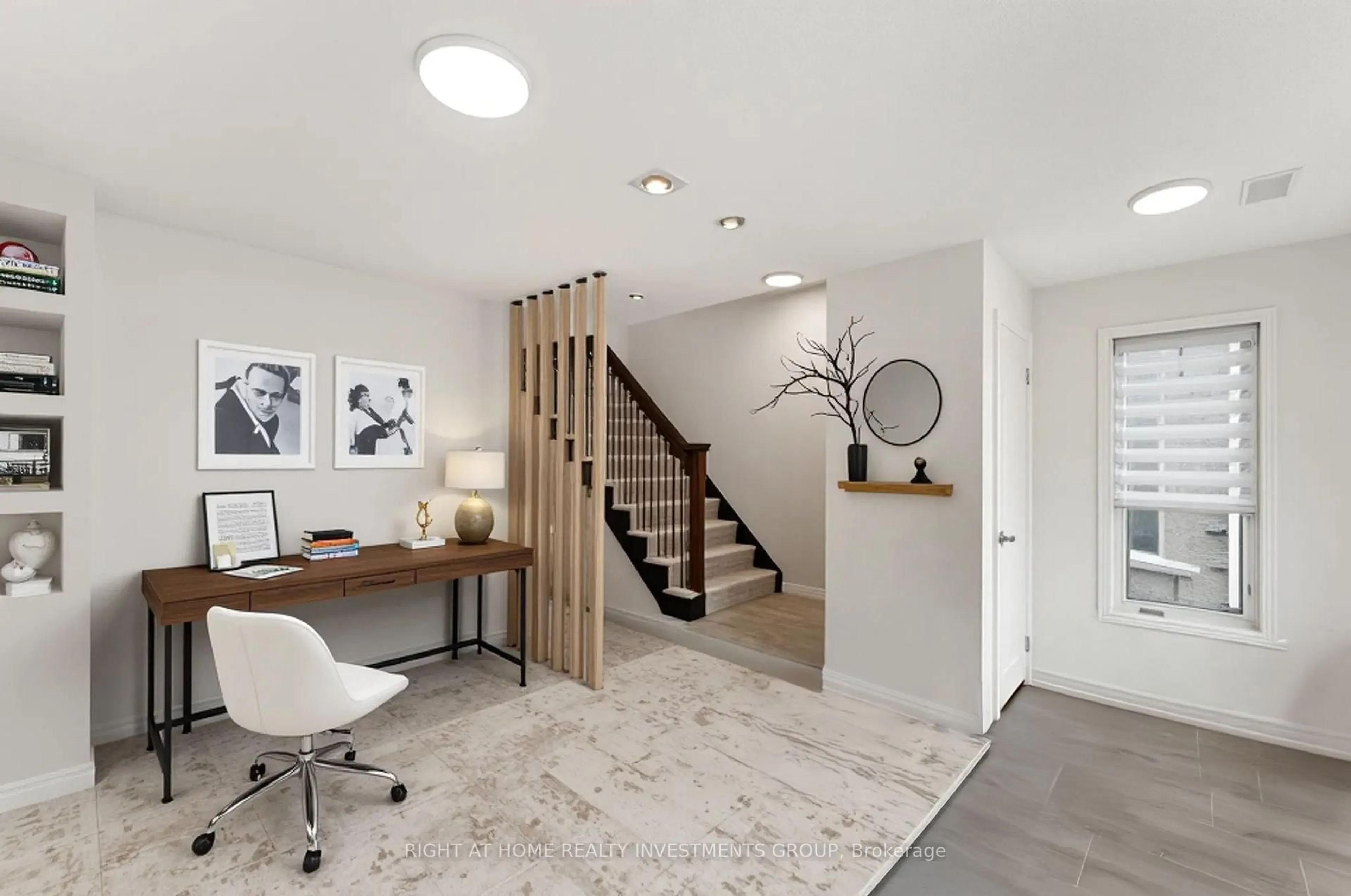 Indoor entryway for 115 Sandhill Crane Dr, Wasaga Beach Ontario L9Z 0J5