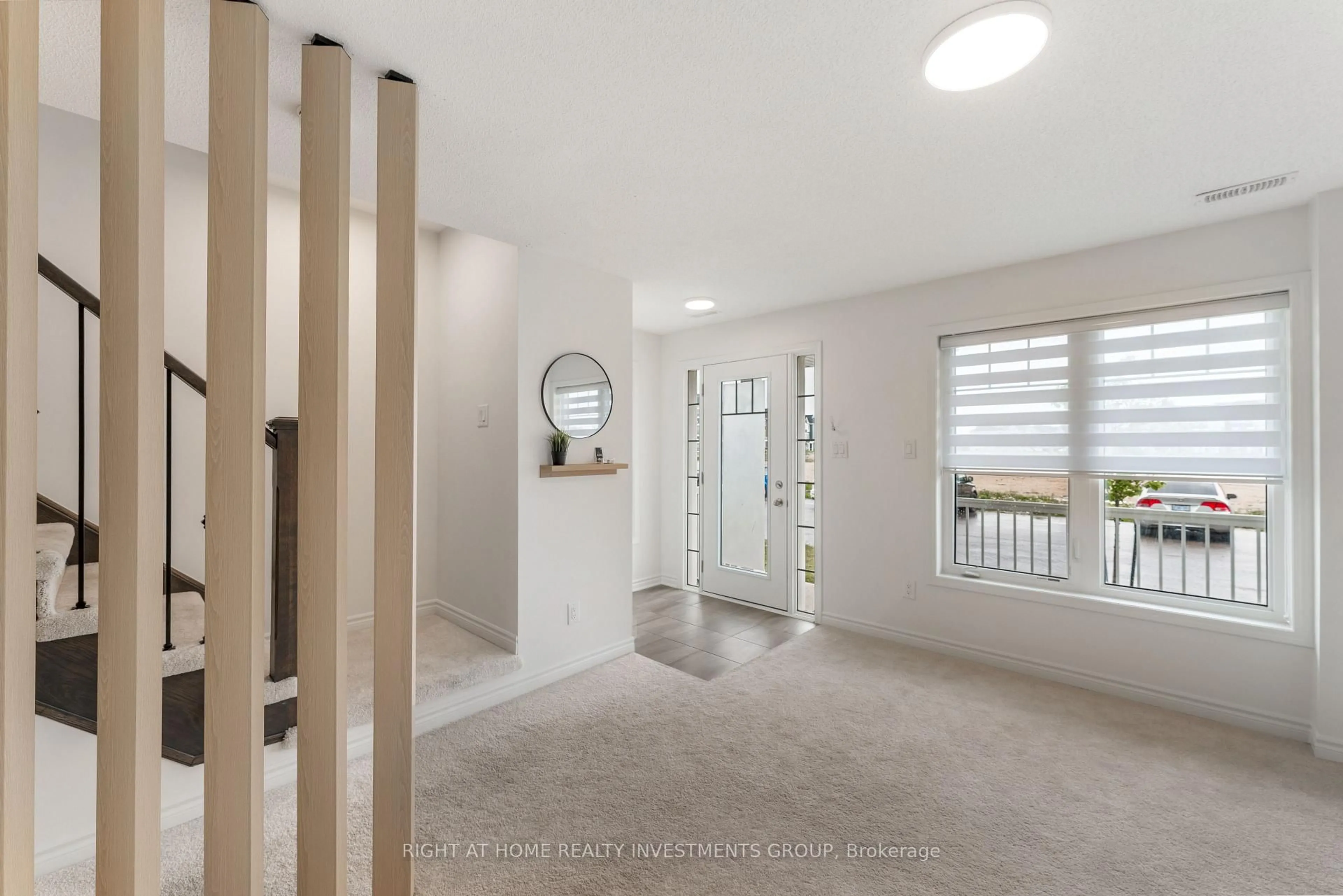 Indoor foyer for 115 Sandhill Crane Dr, Wasaga Beach Ontario L9Z 0J5