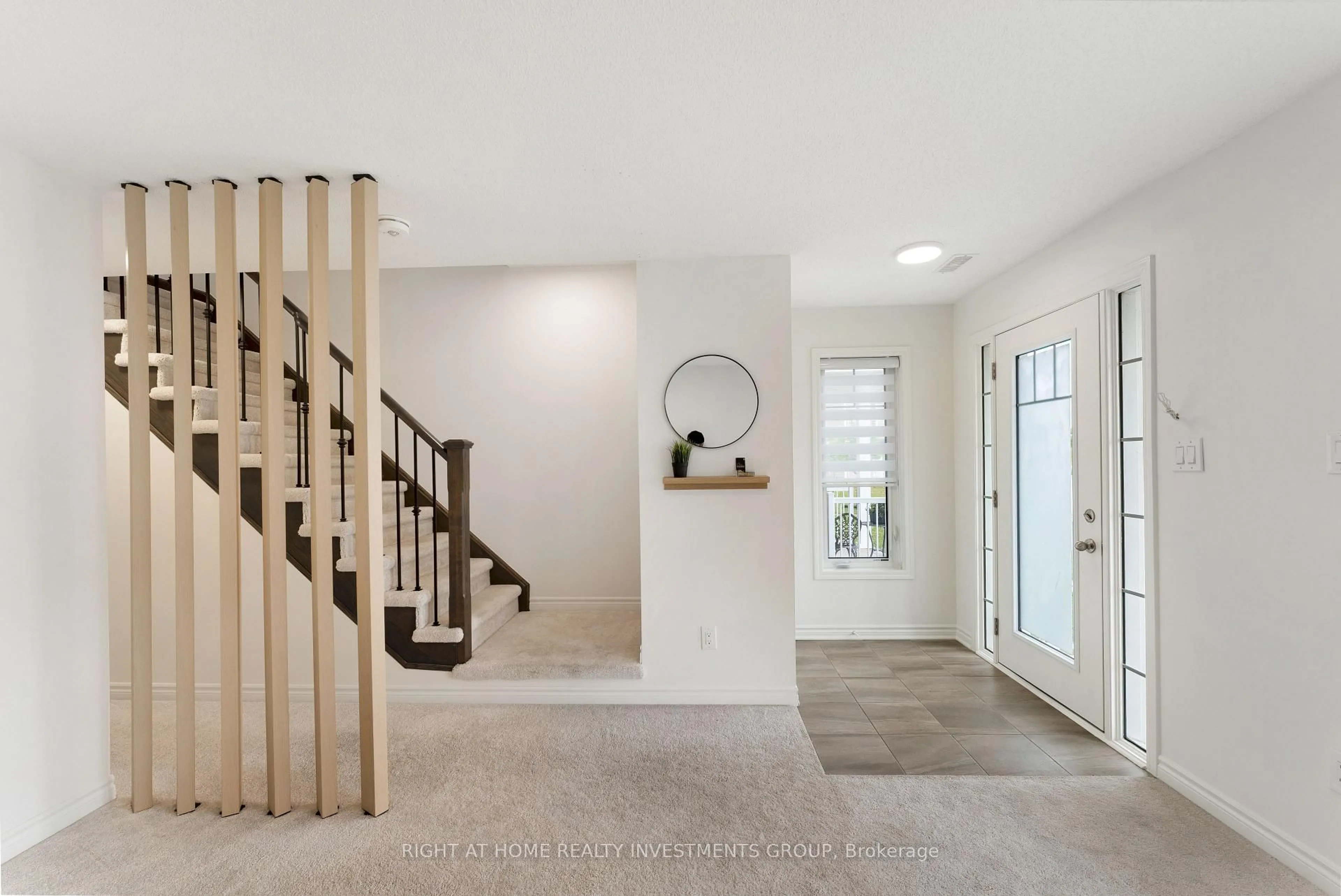 Indoor entryway for 115 Sandhill Crane Dr, Wasaga Beach Ontario L9Z 0J5