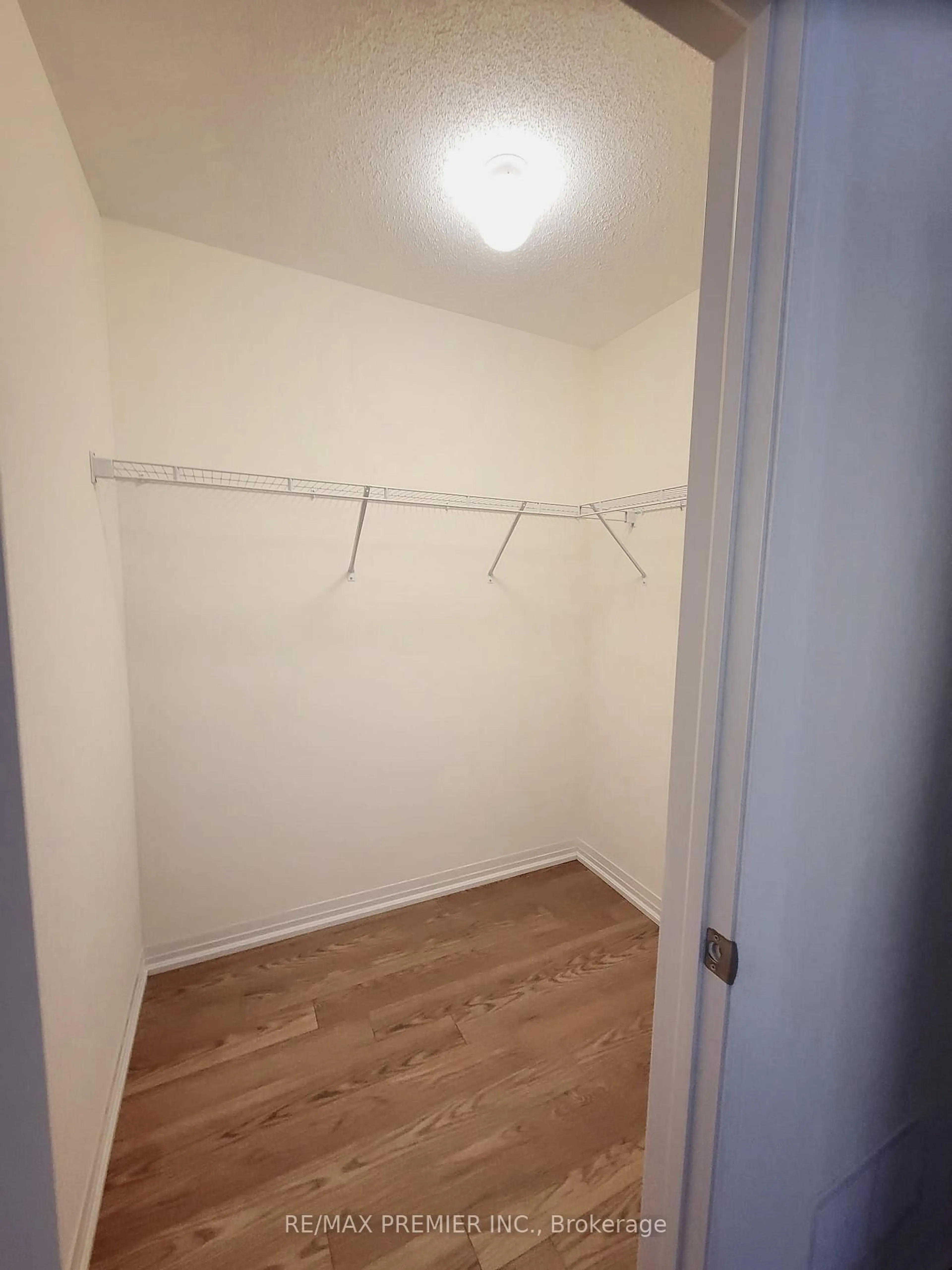 A pic of a room for 41 Cherry Hill Lane, Barrie Ontario L4N 6K7