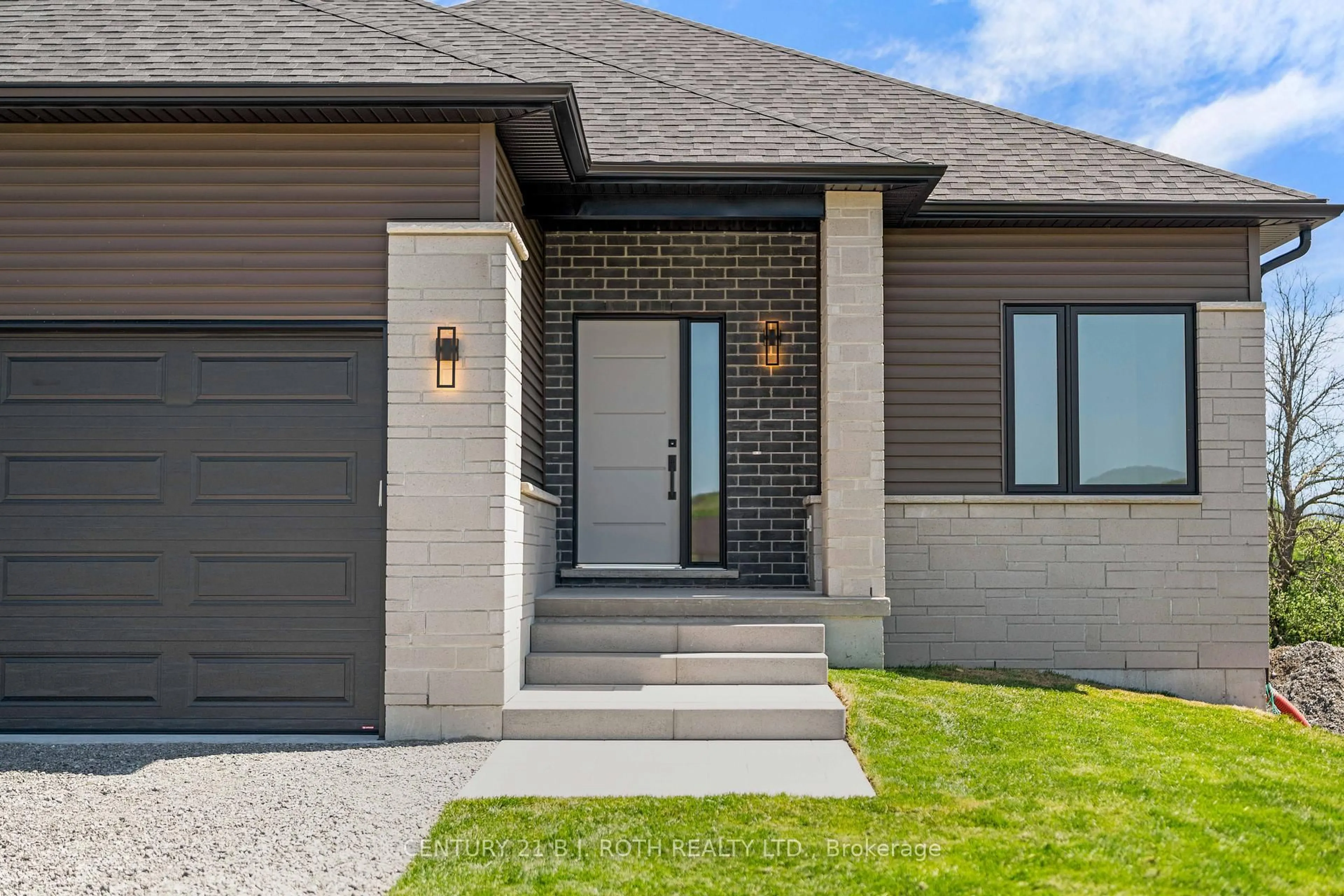Home with brick exterior material, street for 129 Brandon Ave, Severn Ontario L0K 1E0