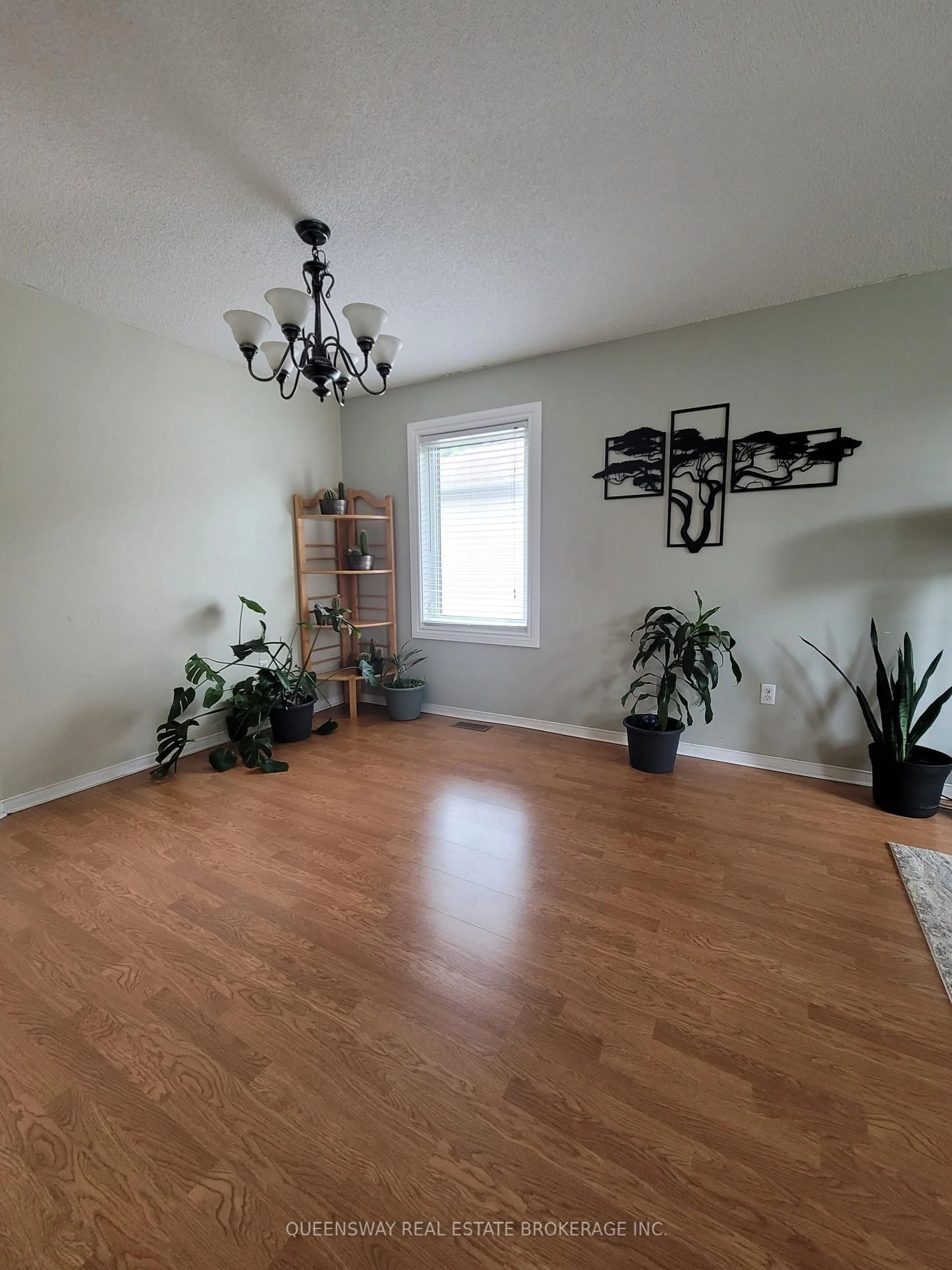 A pic of a room for 50 Acorn Cres, Wasaga Beach Ontario L9Z 1L6