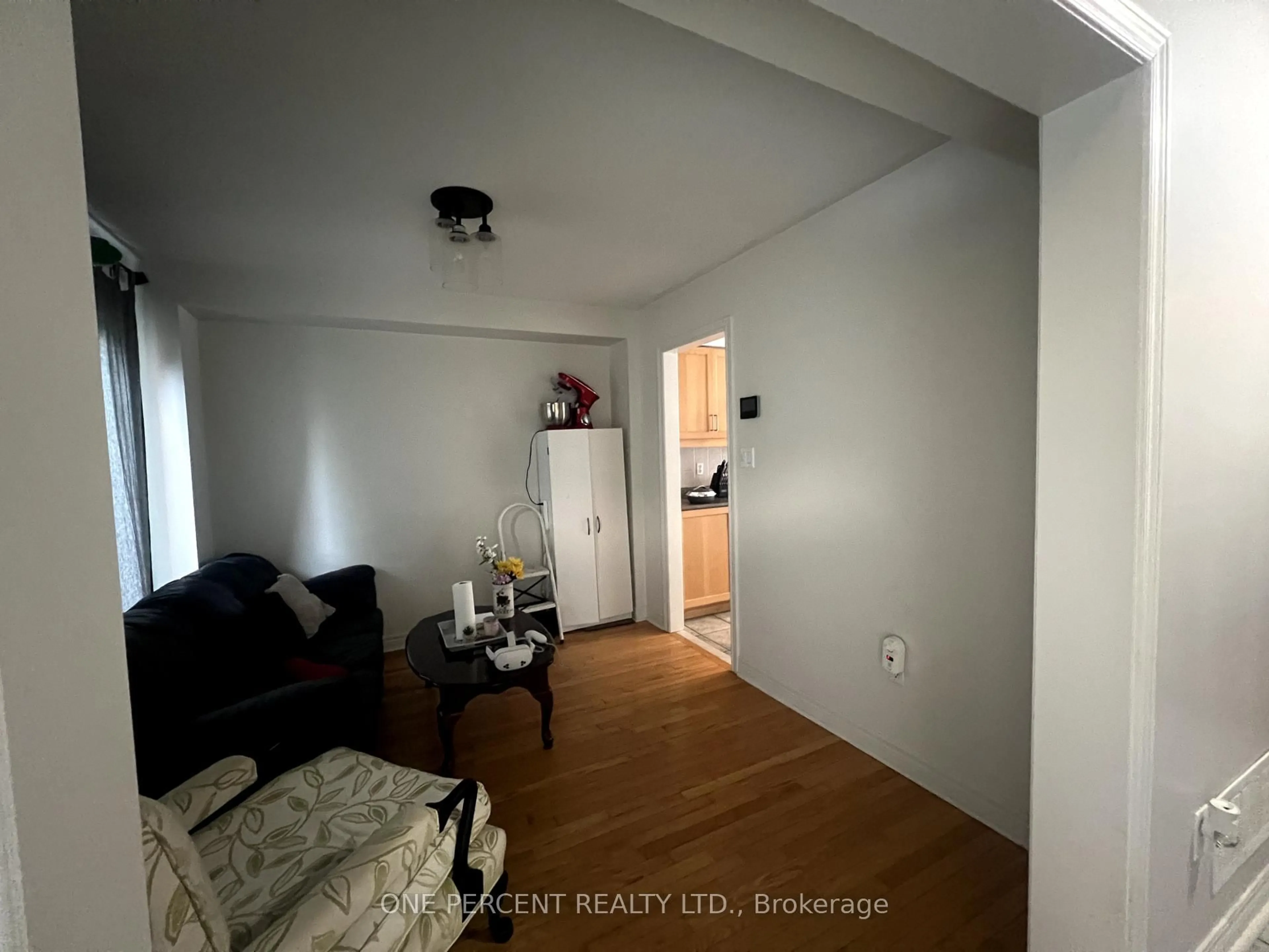 A pic of a room for 10 ROYAL PARK Blvd, Barrie Ontario L4N 0G6