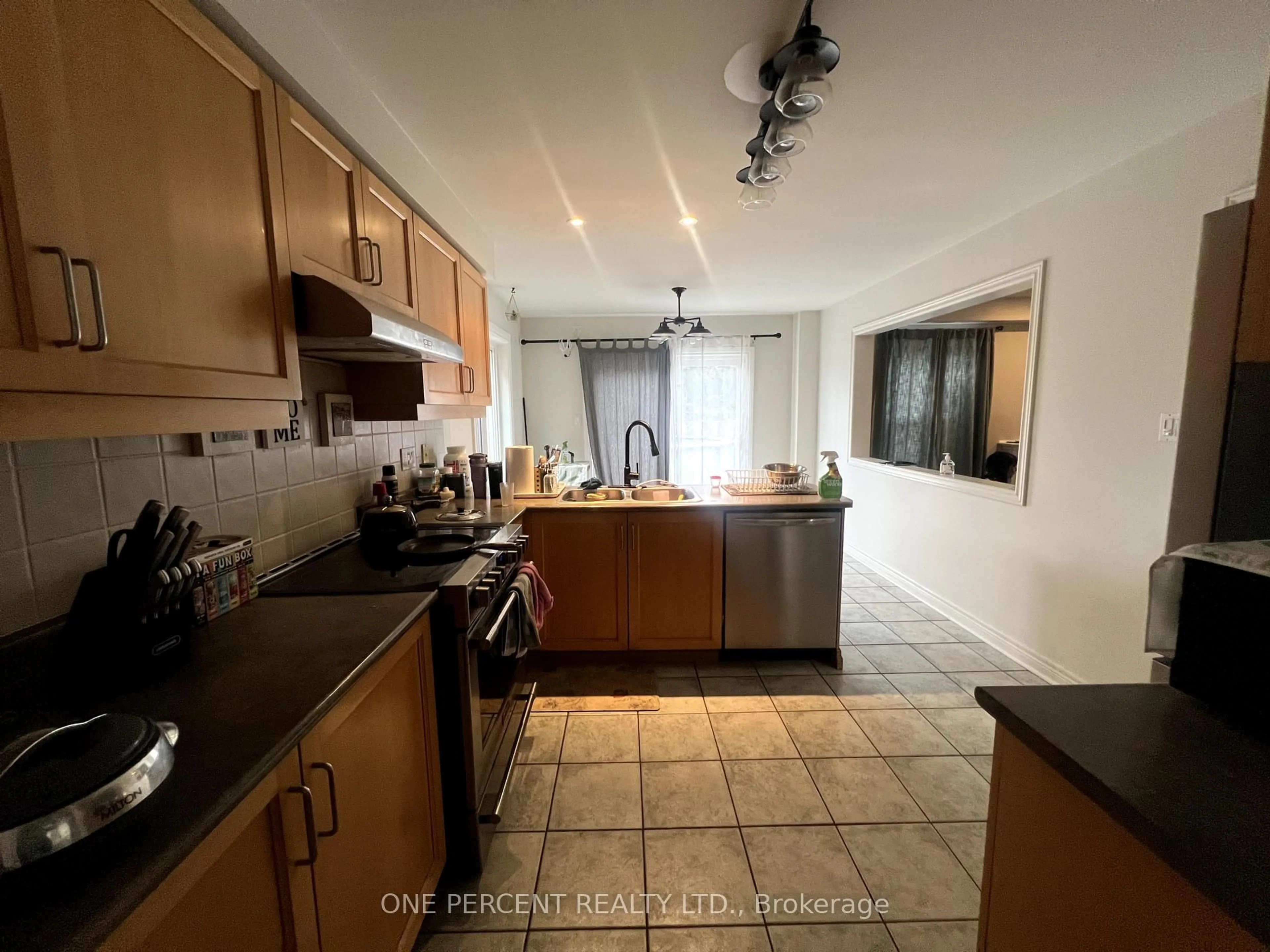 Standard kitchen, unknown for 10 ROYAL PARK Blvd, Barrie Ontario L4N 0G6