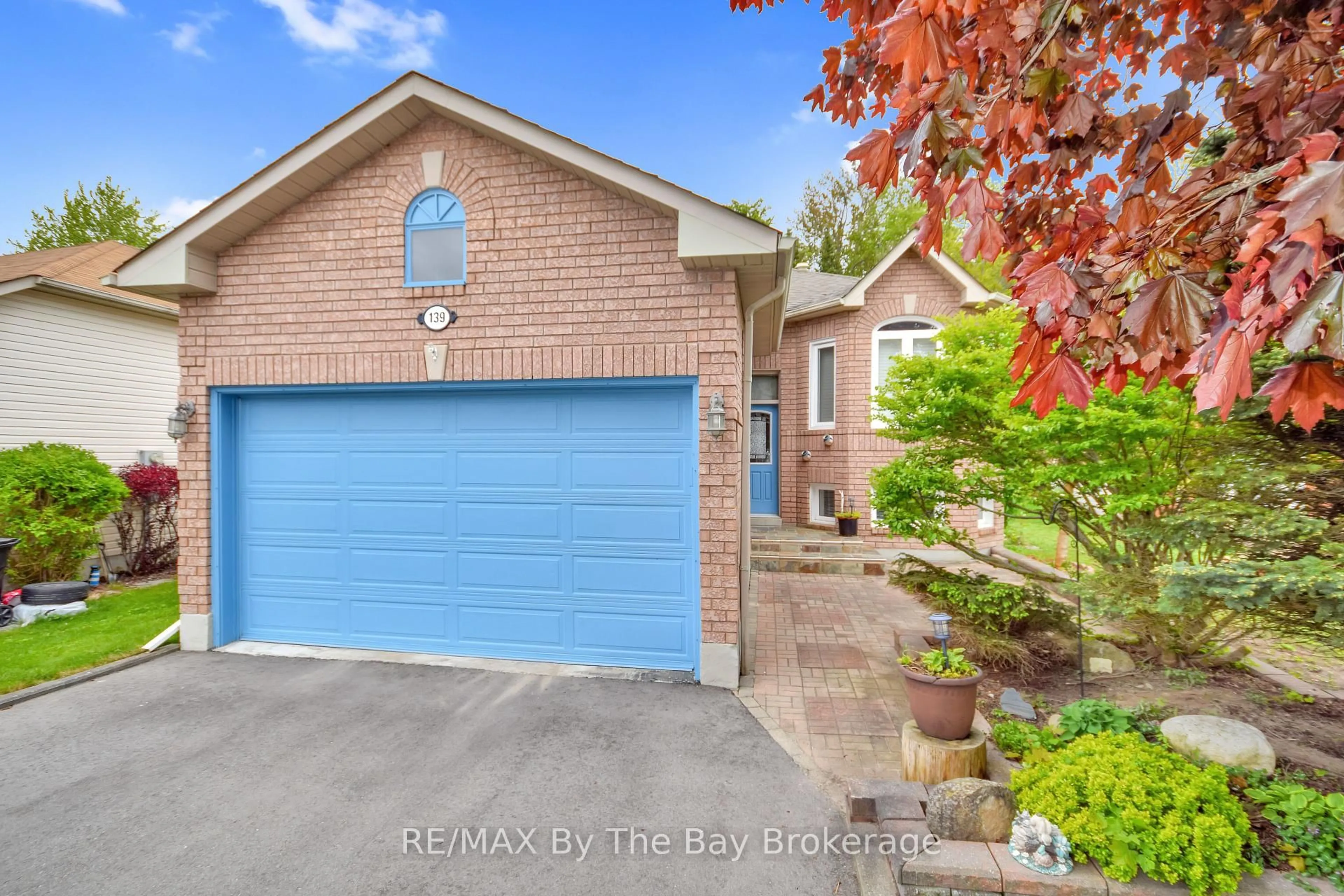 Home with brick exterior material, street for 139 Dyer Dr, Wasaga Beach Ontario L9Z 1M1