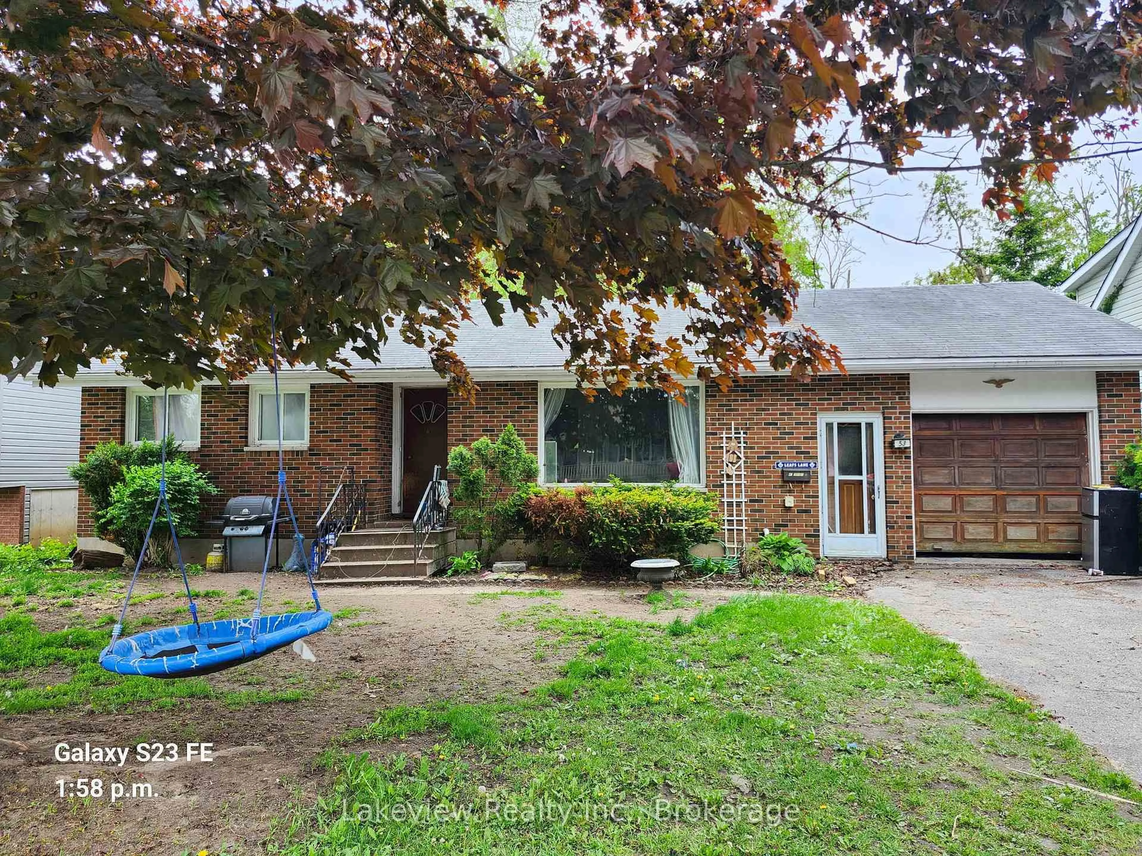 A pic from outside/outdoor area/front of a property/back of a property/a pic from drone, street for 53 Westmount Dr, Orillia Ontario L3V 6E1