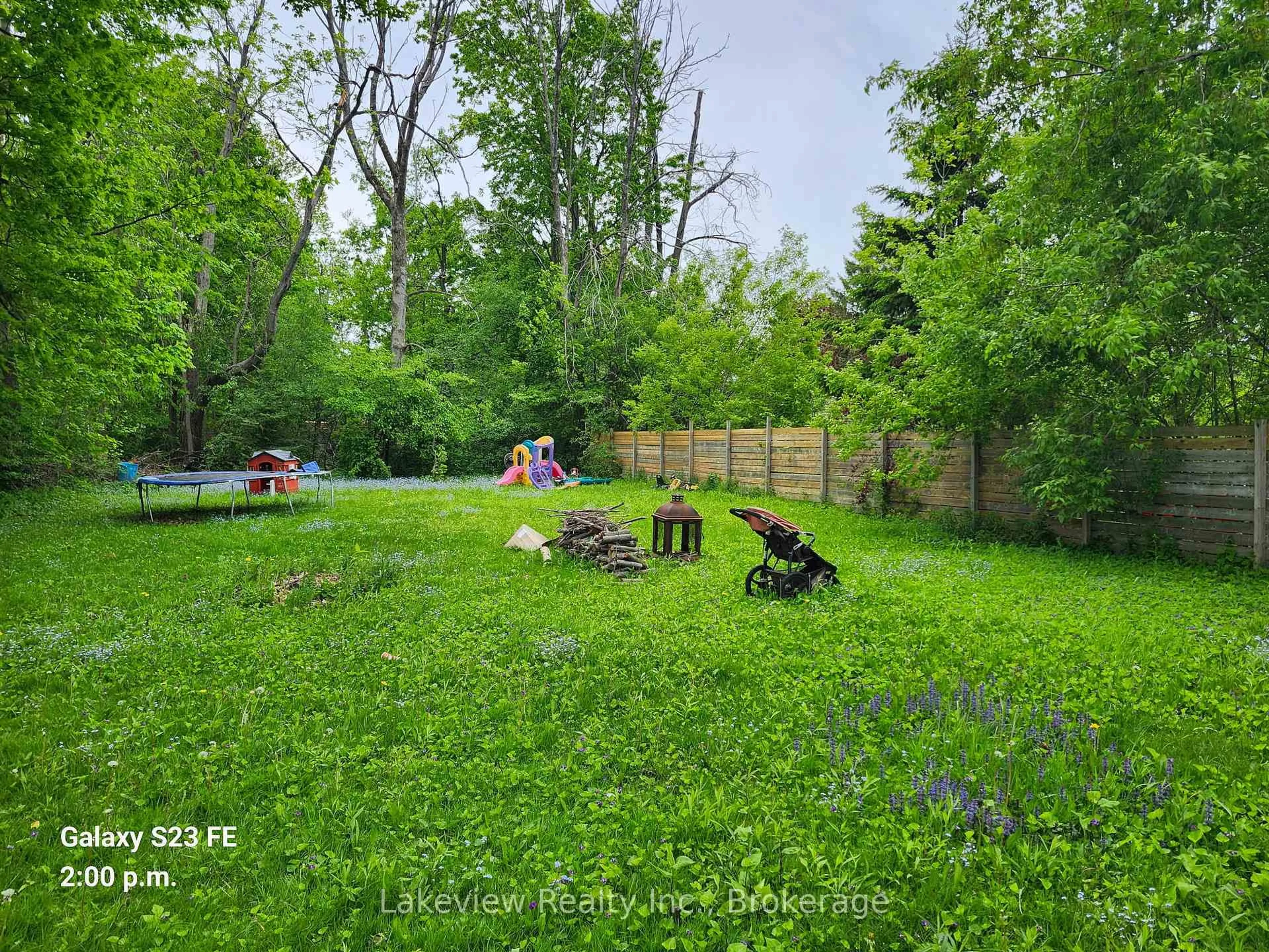 A pic from outside/outdoor area/front of a property/back of a property/a pic from drone, forest/trees view for 53 Westmount Dr, Orillia Ontario L3V 6E1