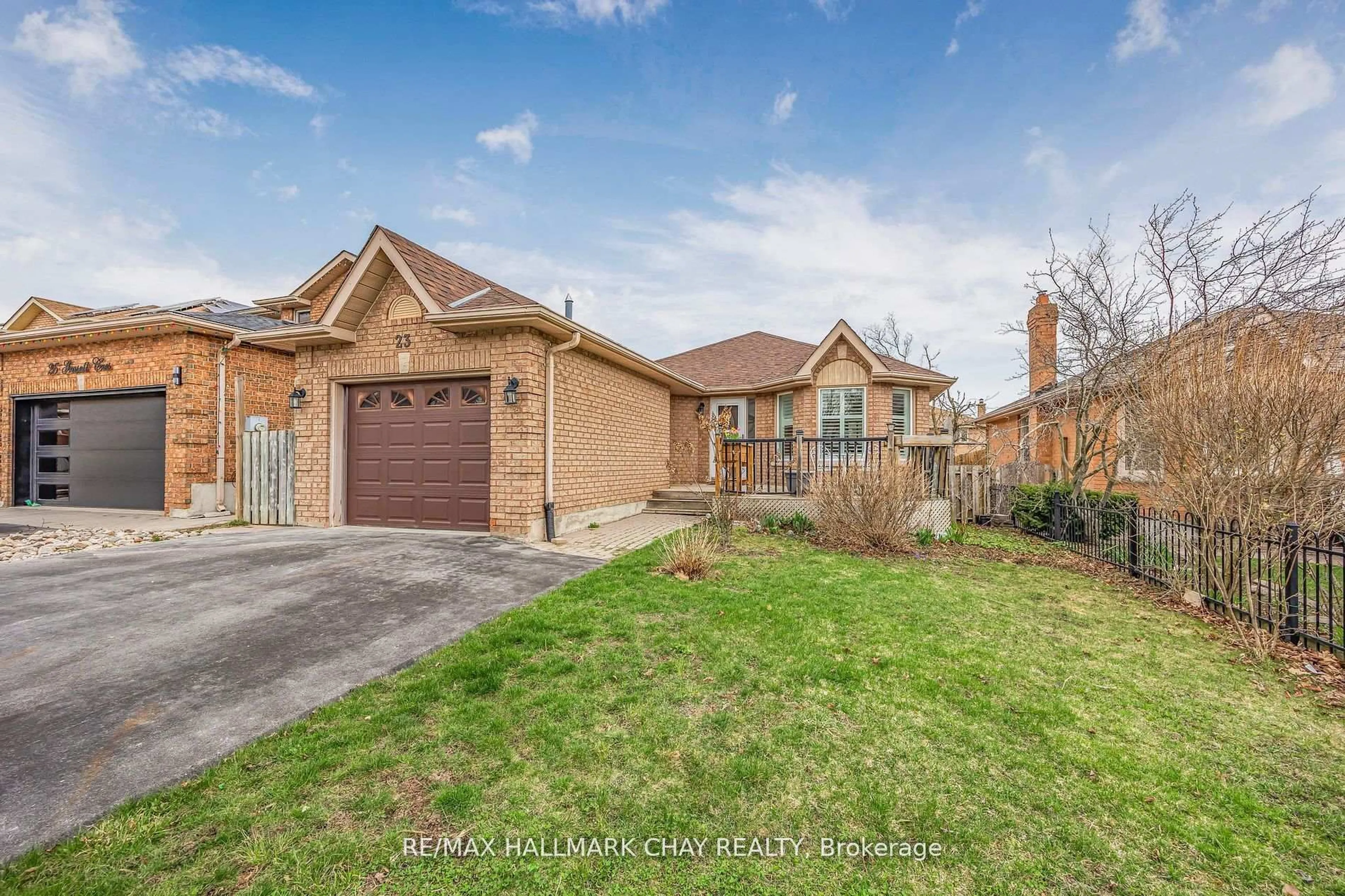 Home with brick exterior material, street for 23 Grasett Cres, Barrie Ontario L4N 6Z8