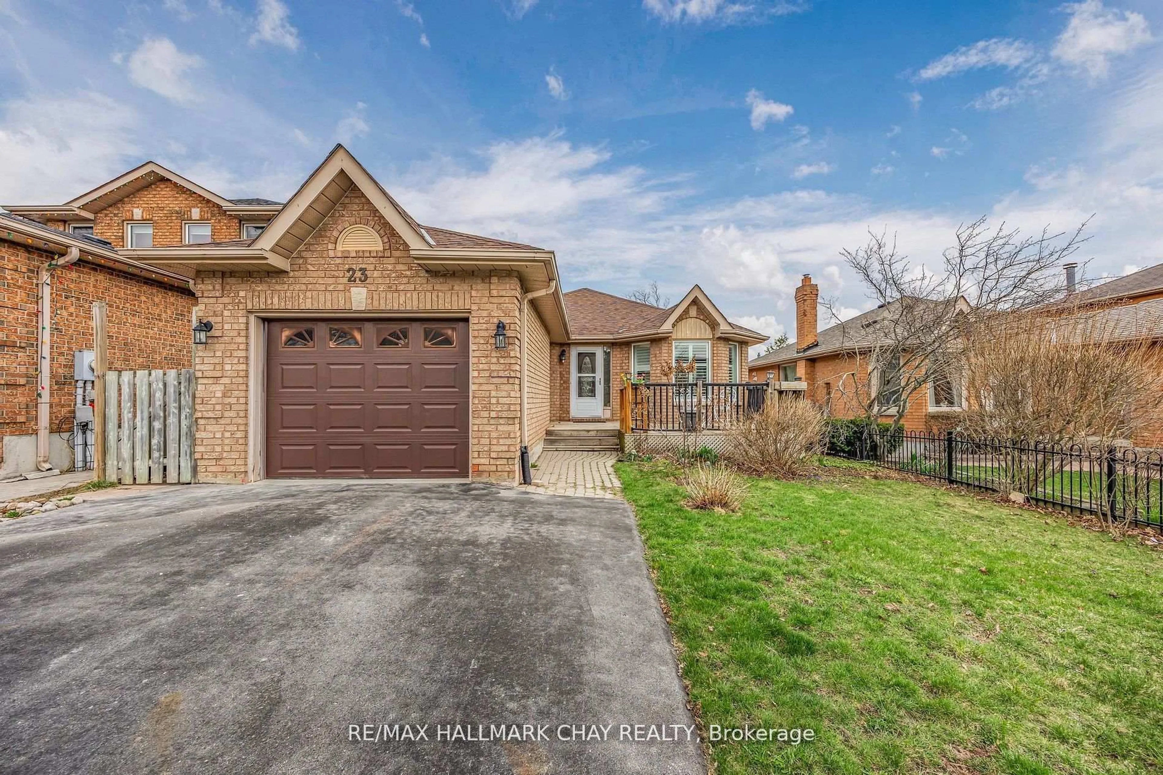 Home with brick exterior material, street for 23 Grasett Cres, Barrie Ontario L4N 6Z8